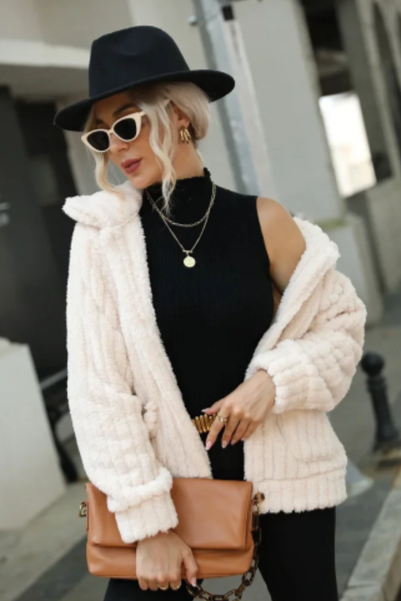 Angela | Chic and relaxed winter garment