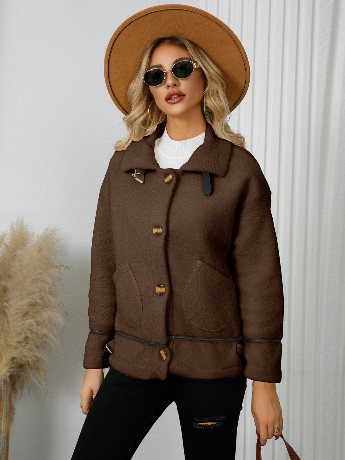 Edith | Jacket with pockets and button placket and collar