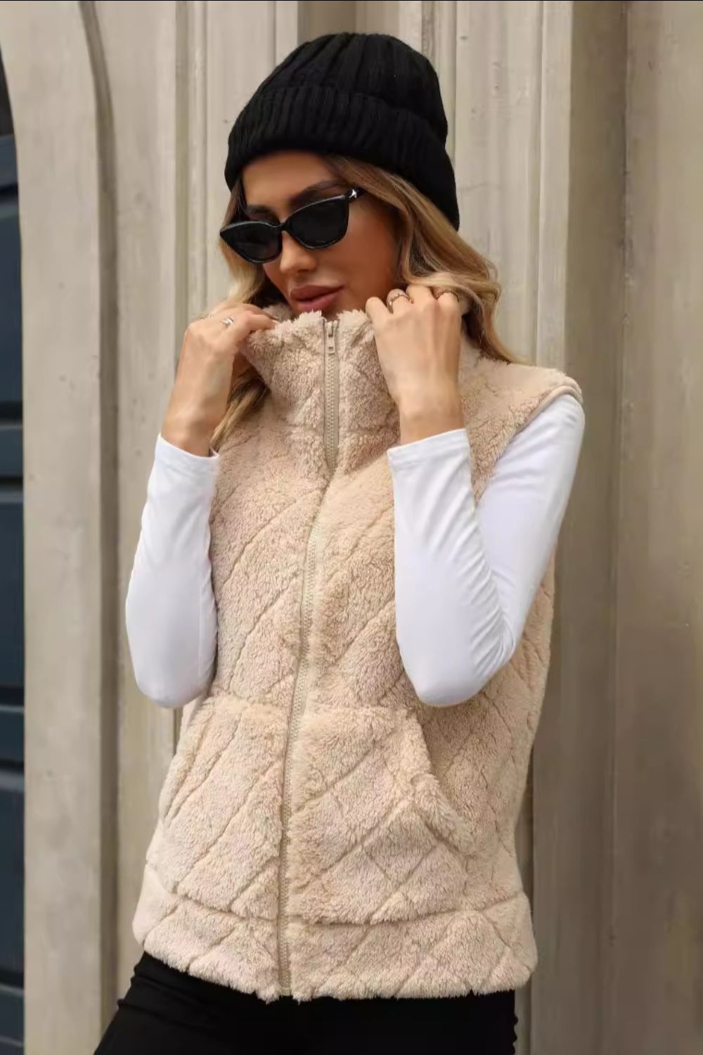 Katherine | Vest with a fluffy checked structure and zipper