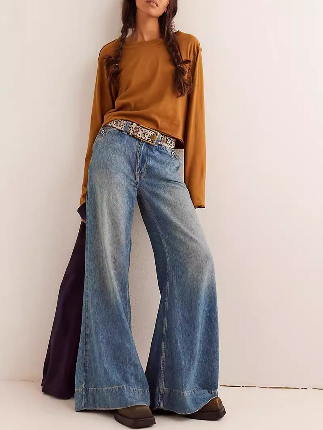 Julia | Long sleeve, cropped crew neck t-shirt