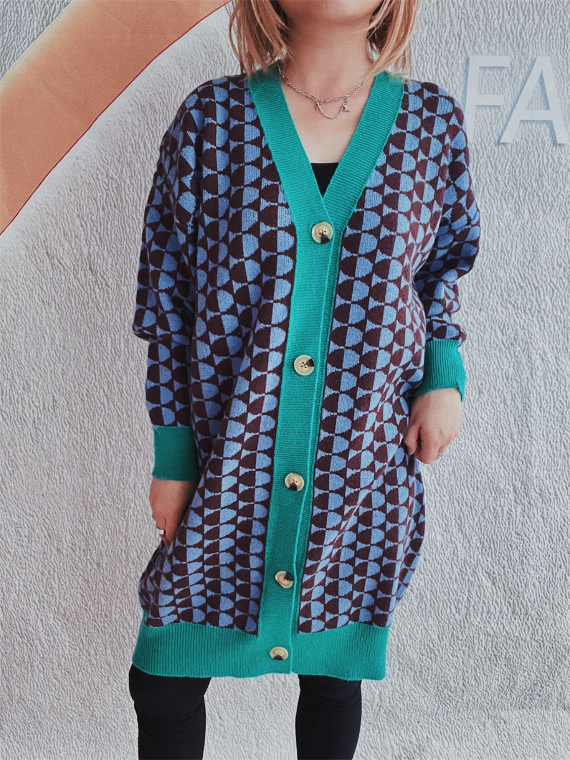 Fabiola | Geometric cardigan with buttons and contrast trim