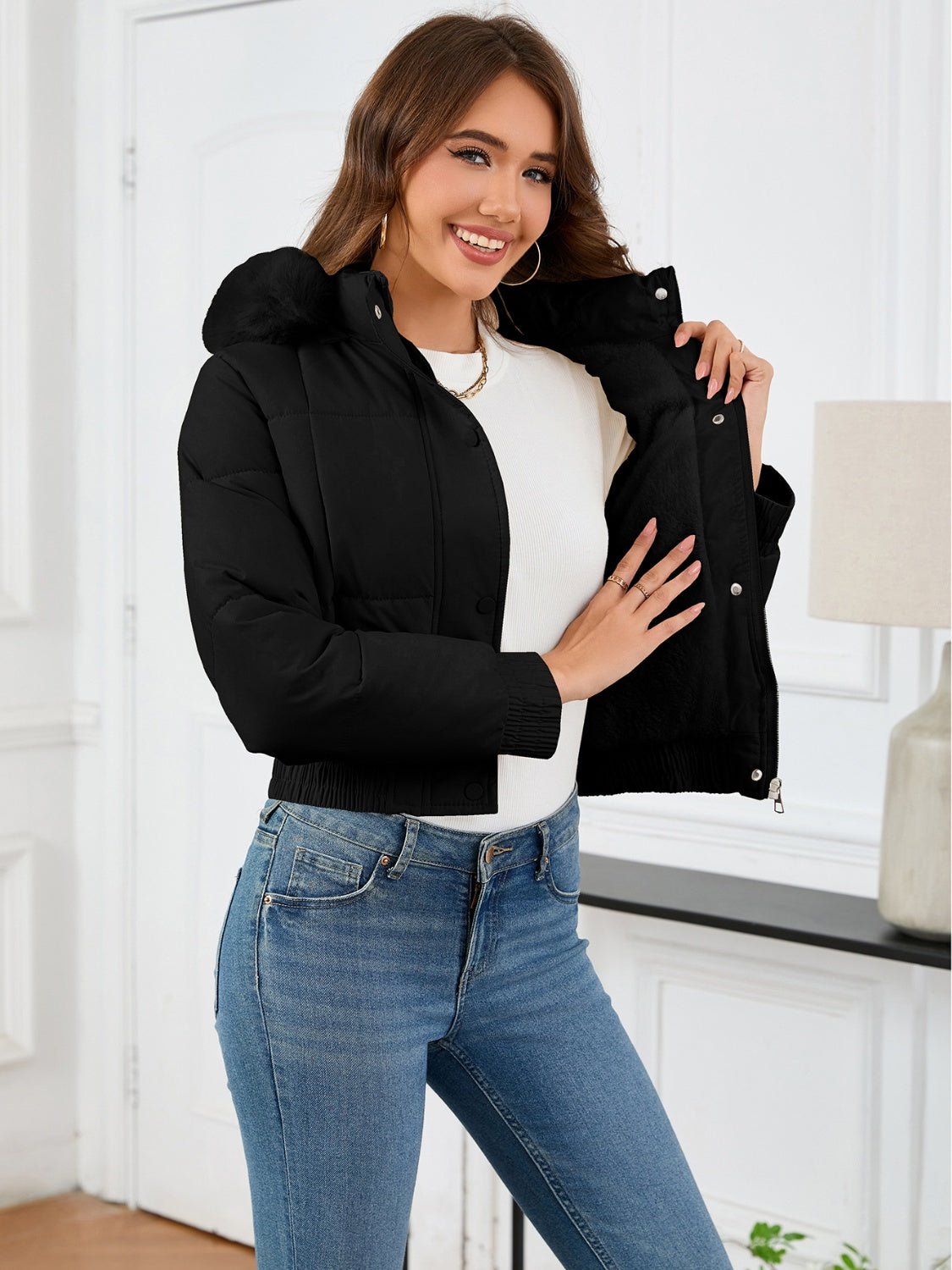 Eleonora | Long-sleeved, cropped winter coat with hood and pockets