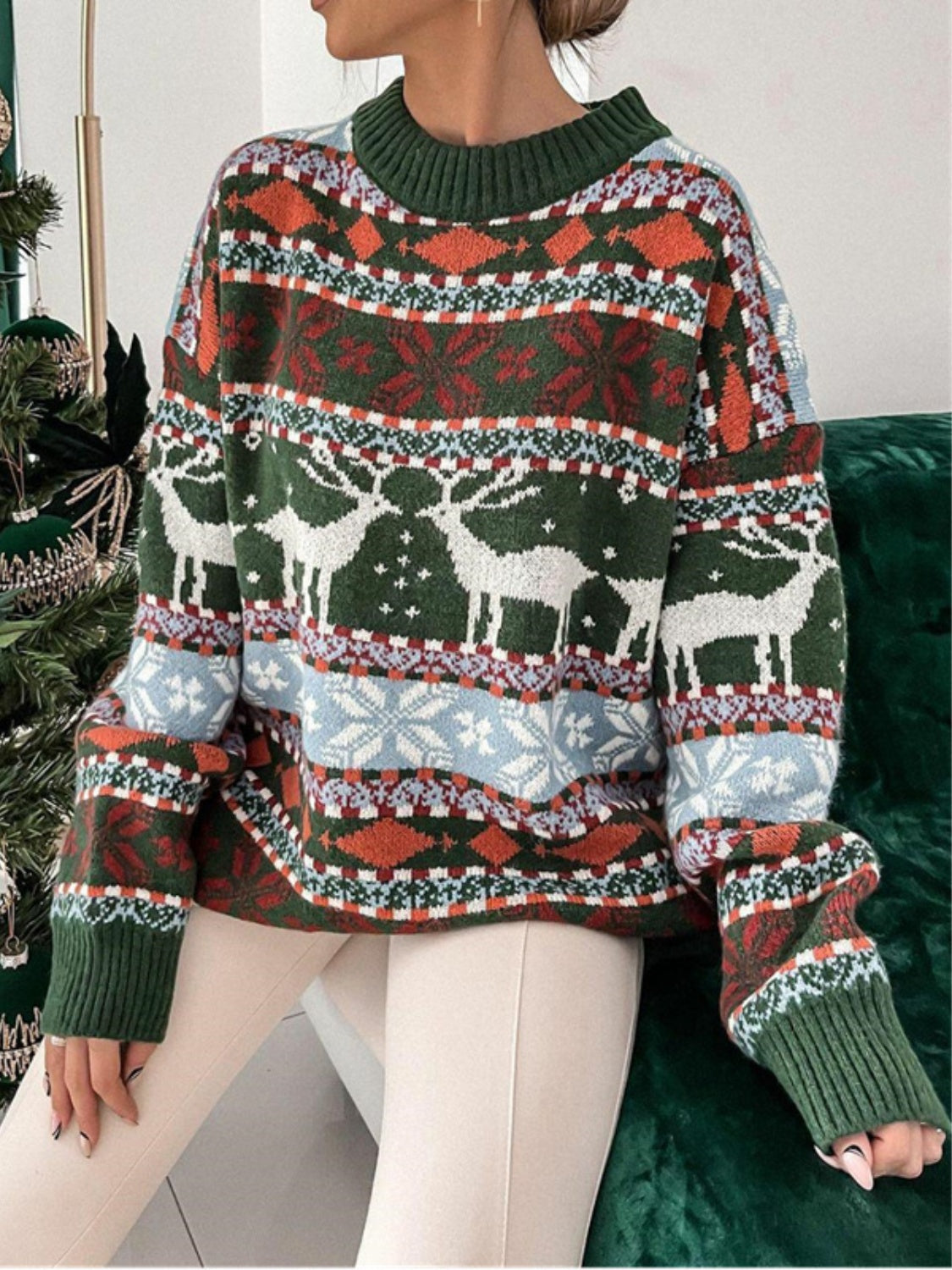 Trinidad | Pullover with a geometric crew neck and dropped shoulders