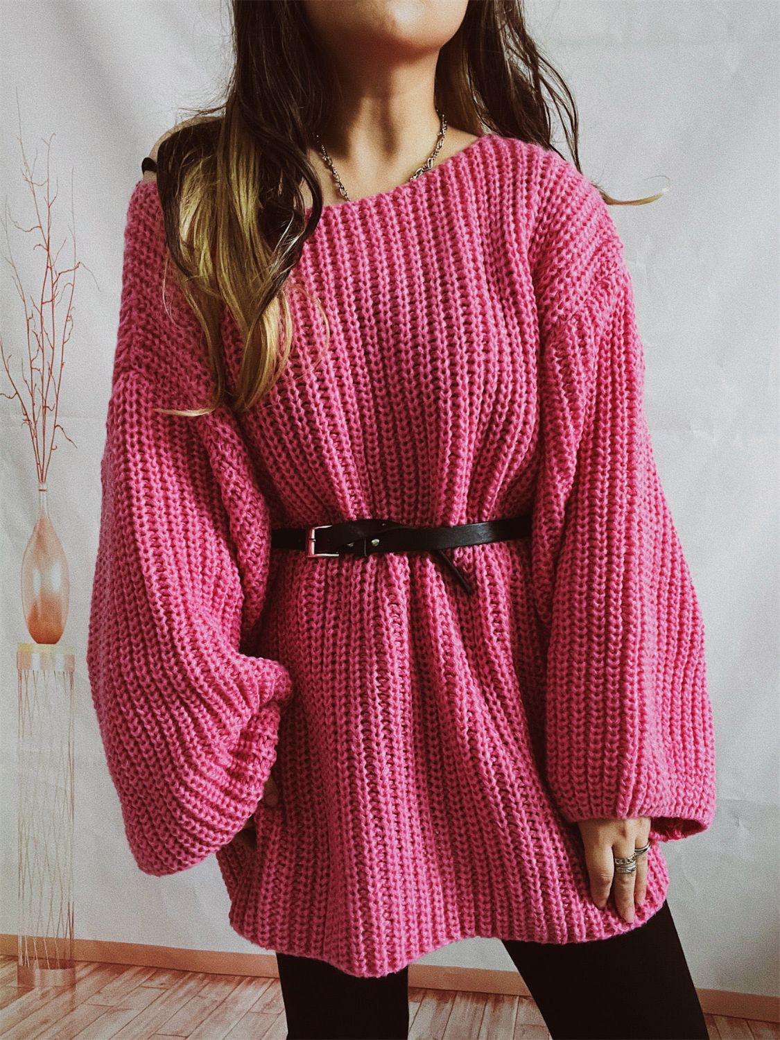 Regina | Long-sleeved sweater with a boat neck and belt