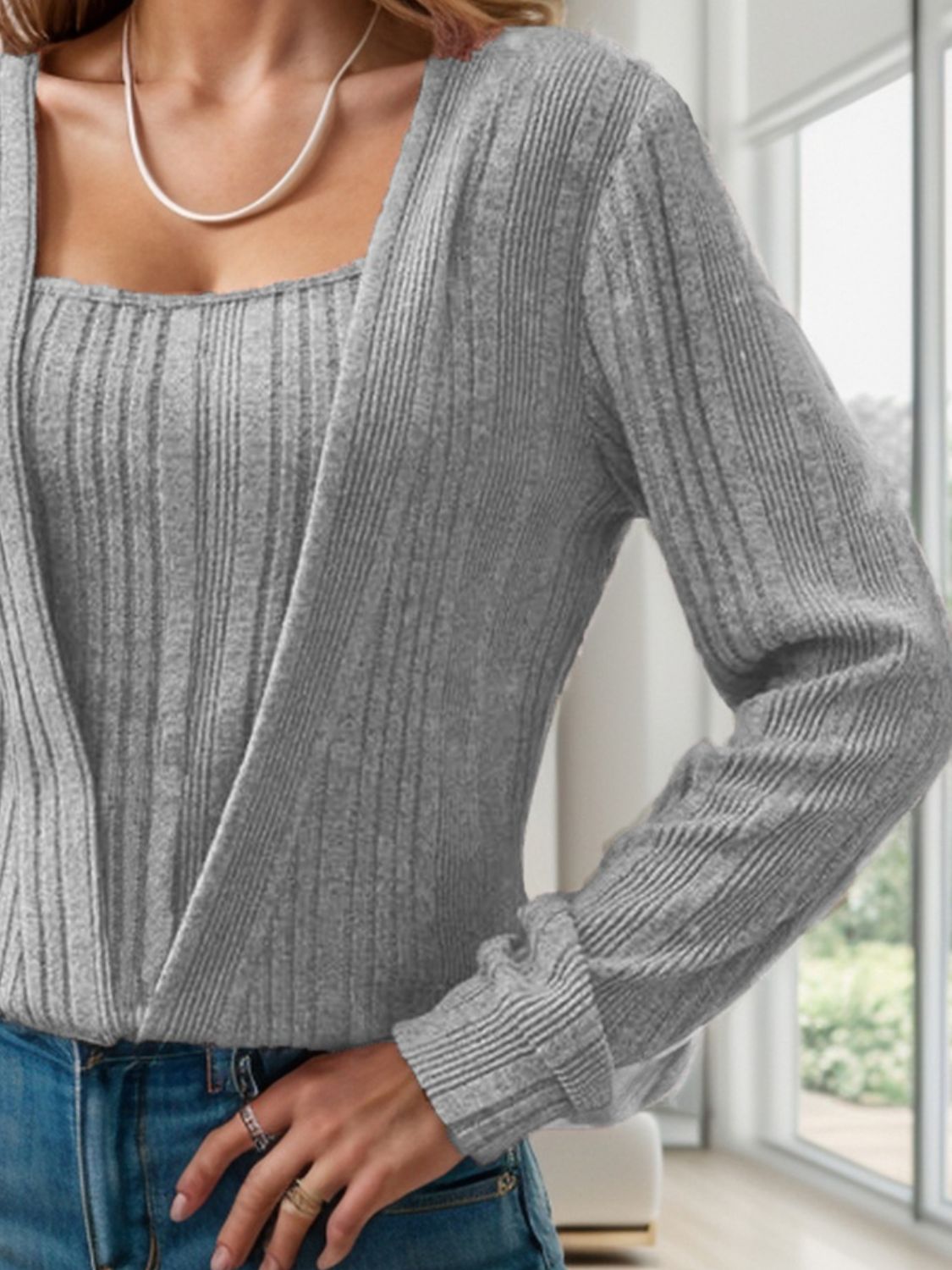 Milena | Long sleeve t-shirt with a square neckline