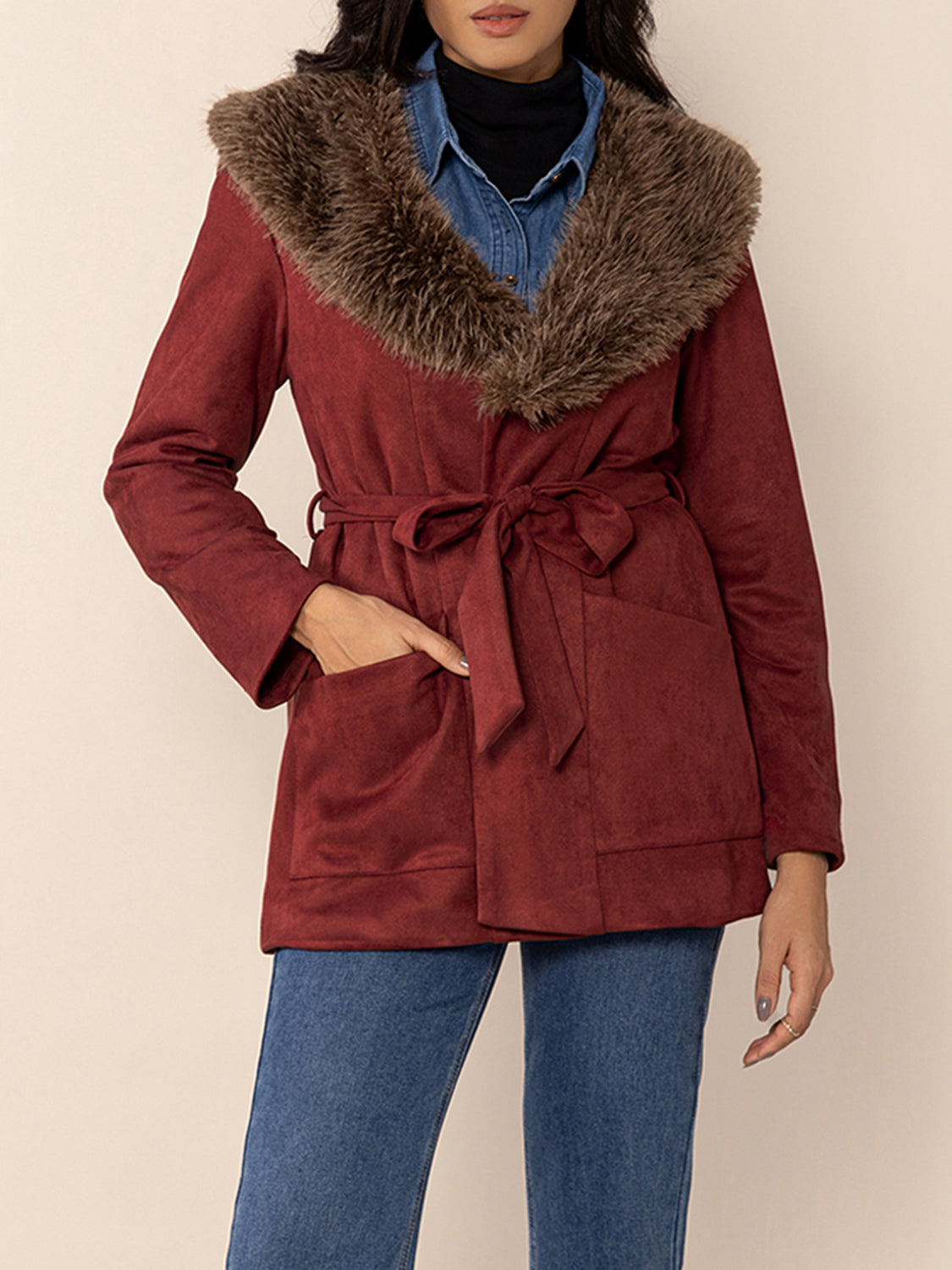 Regina | Fluffy jacket with collar and waist band