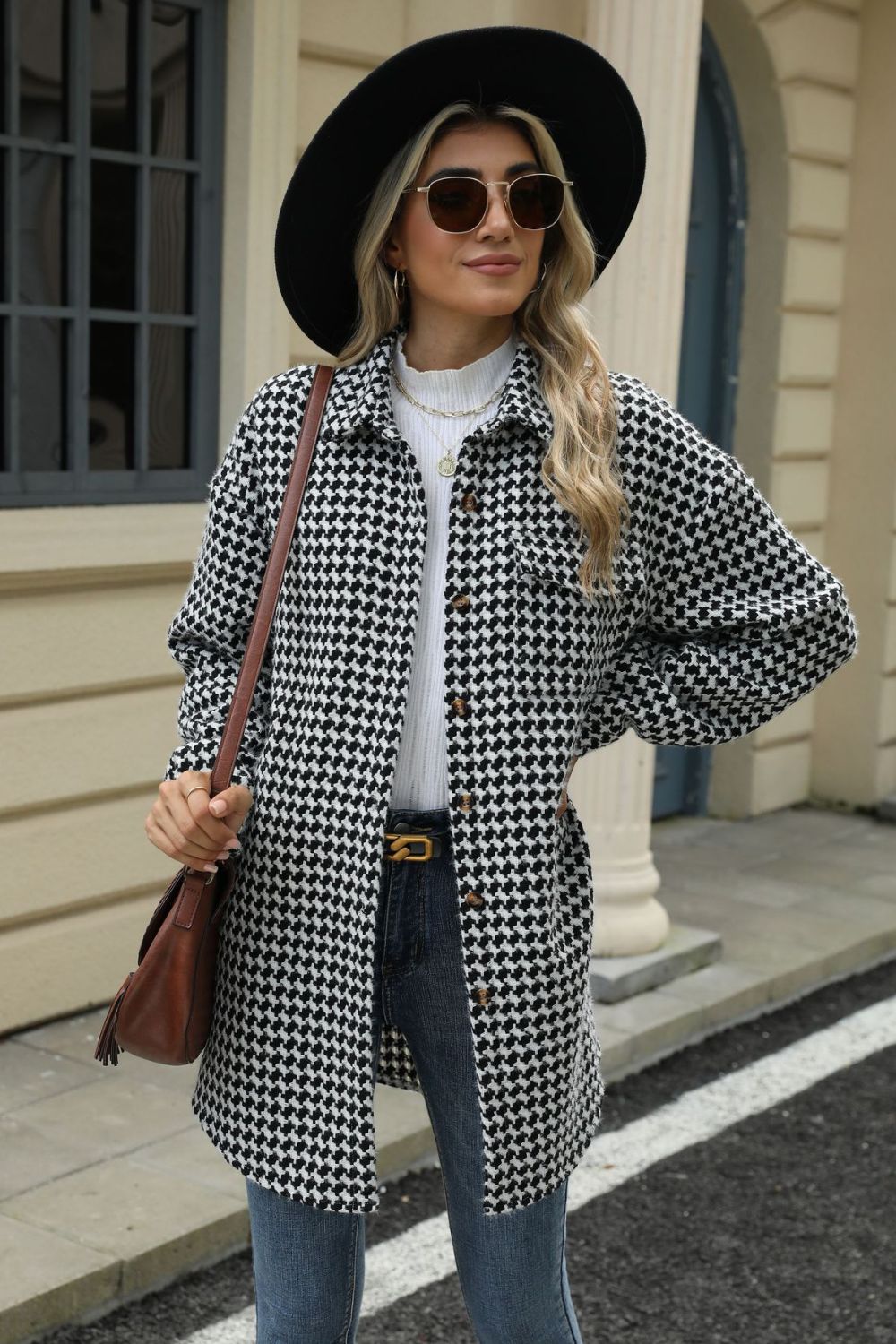 Anika | Houndstooth coat with buttons and dropped shoulders