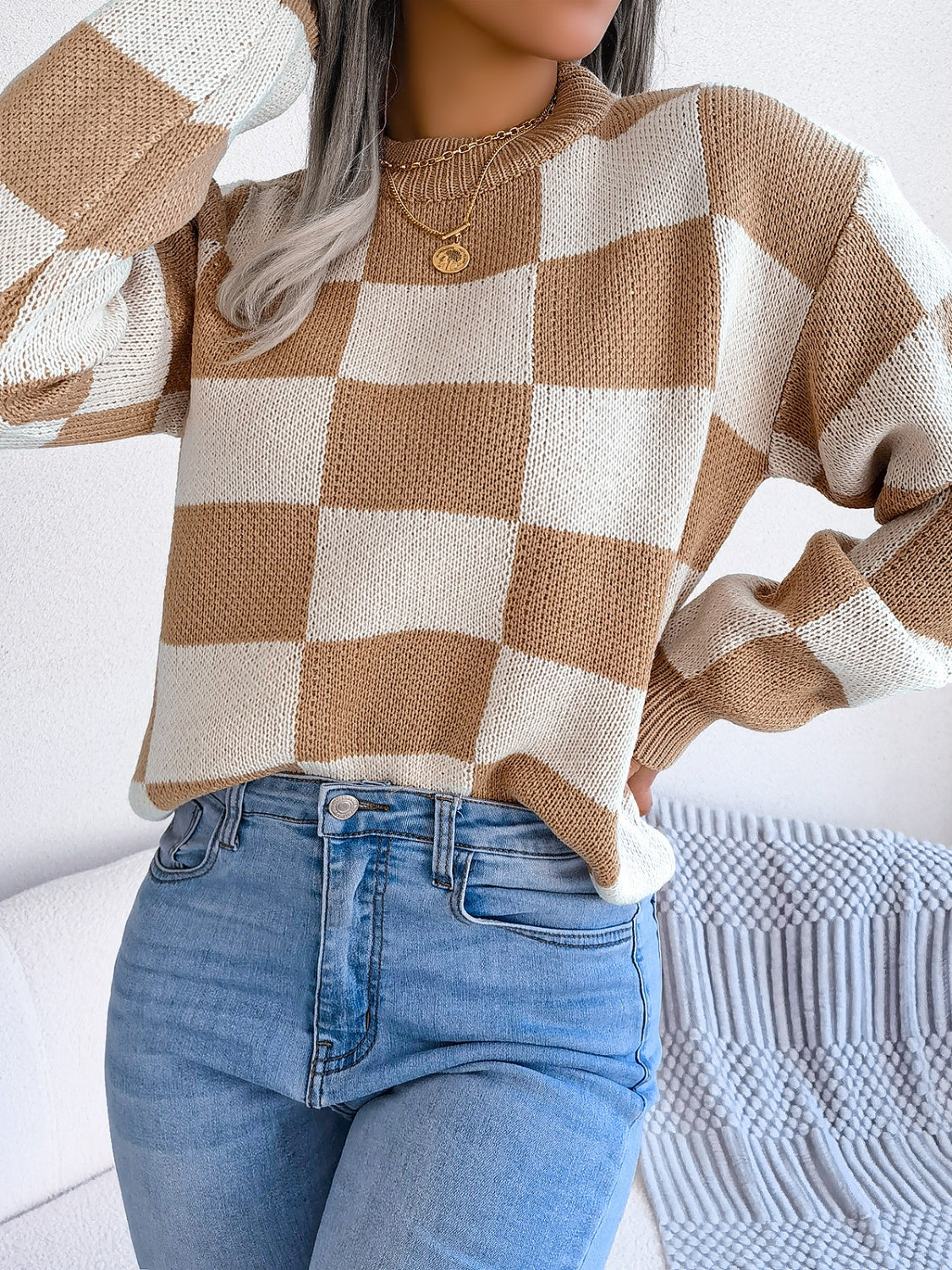 Elsa | Checked long-sleeved sweater with stand-up collar