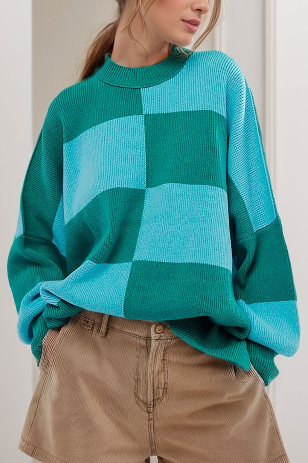 Bruna | Color block sweater with a crew neck and long sleeves