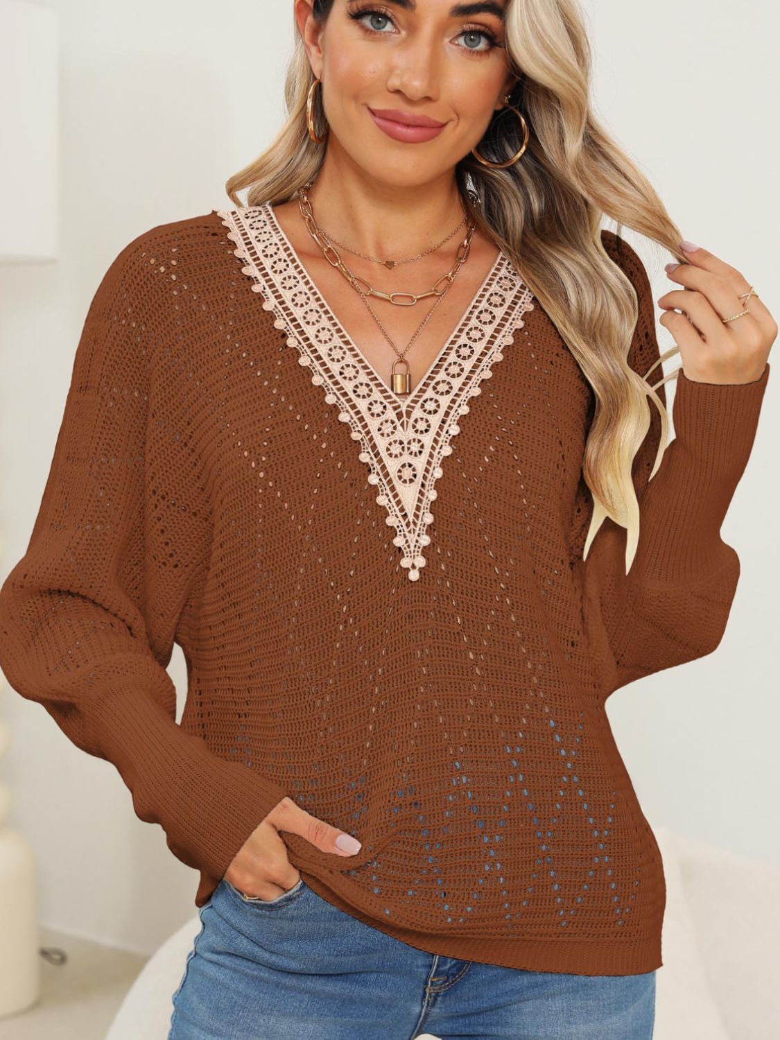 Juliana | Long sleeve sweater with V-neck and lace detail