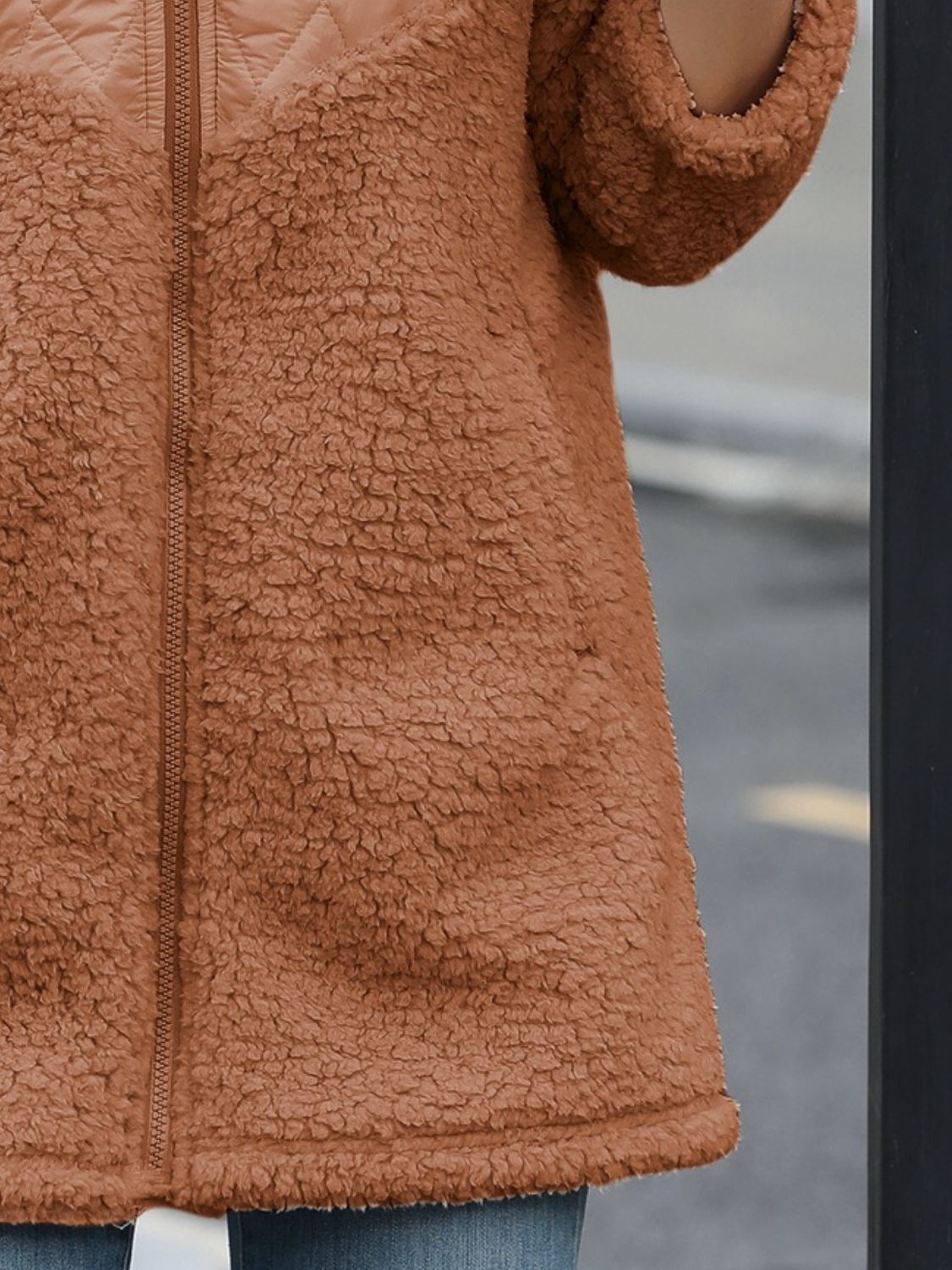 Marianna | Fluffy, long-sleeved hooded jacket with zip fastening