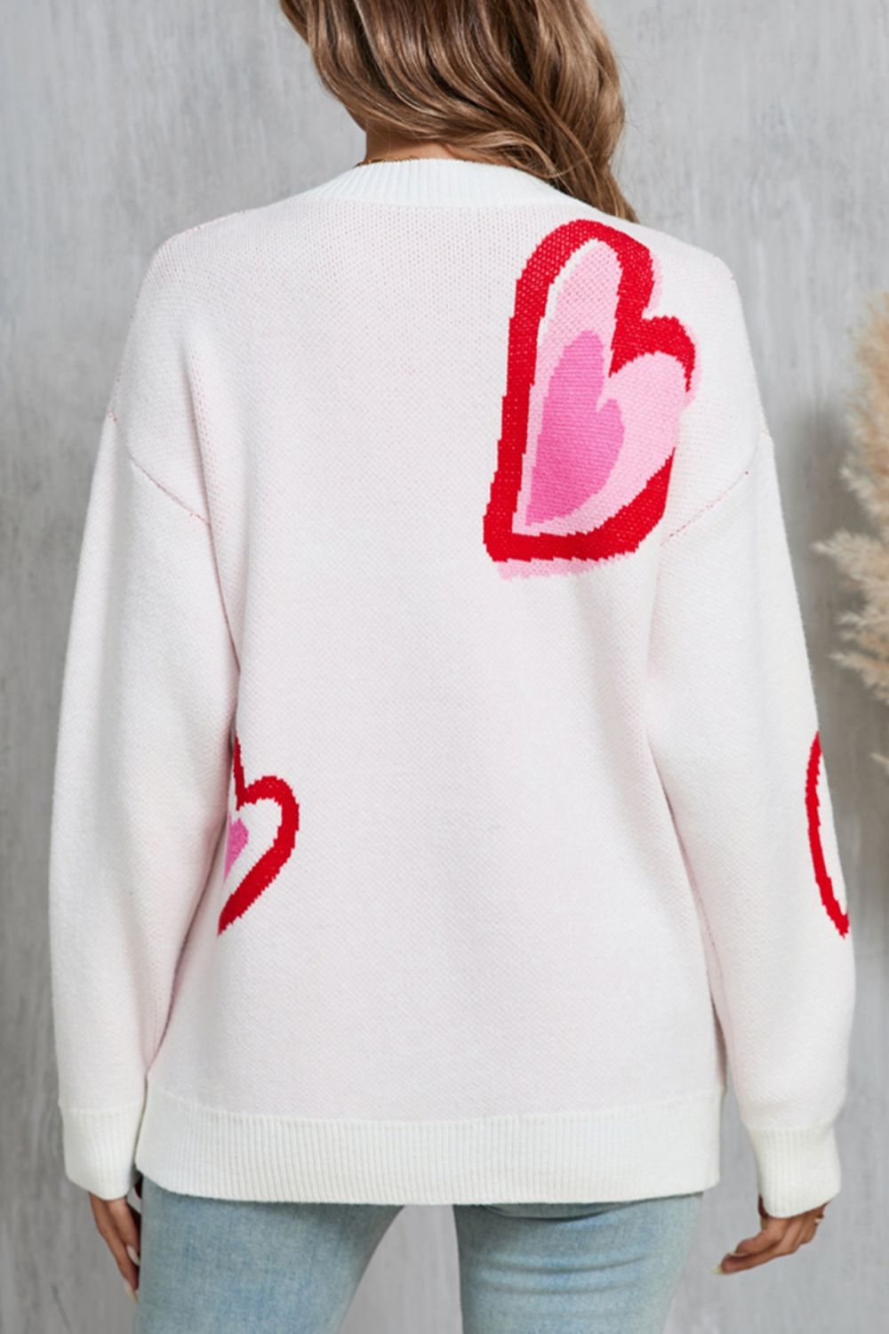 Elsa | Heart-shaped, long-sleeved crew neck sweater
