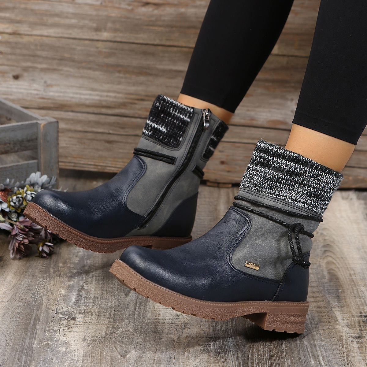 Daniela | PU leather boots with side zip