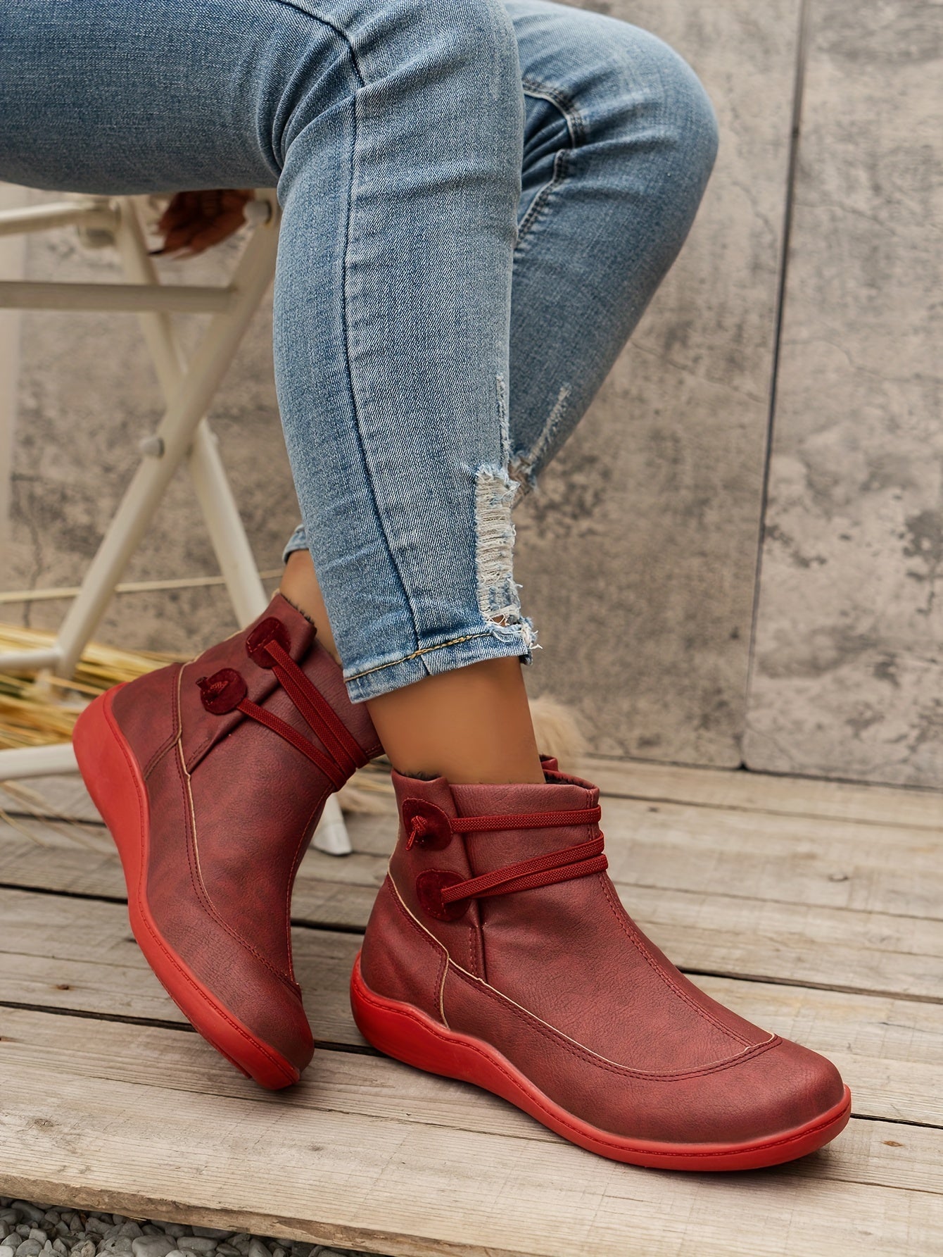 Flor | Lightweight, supportive orthopedic boots.