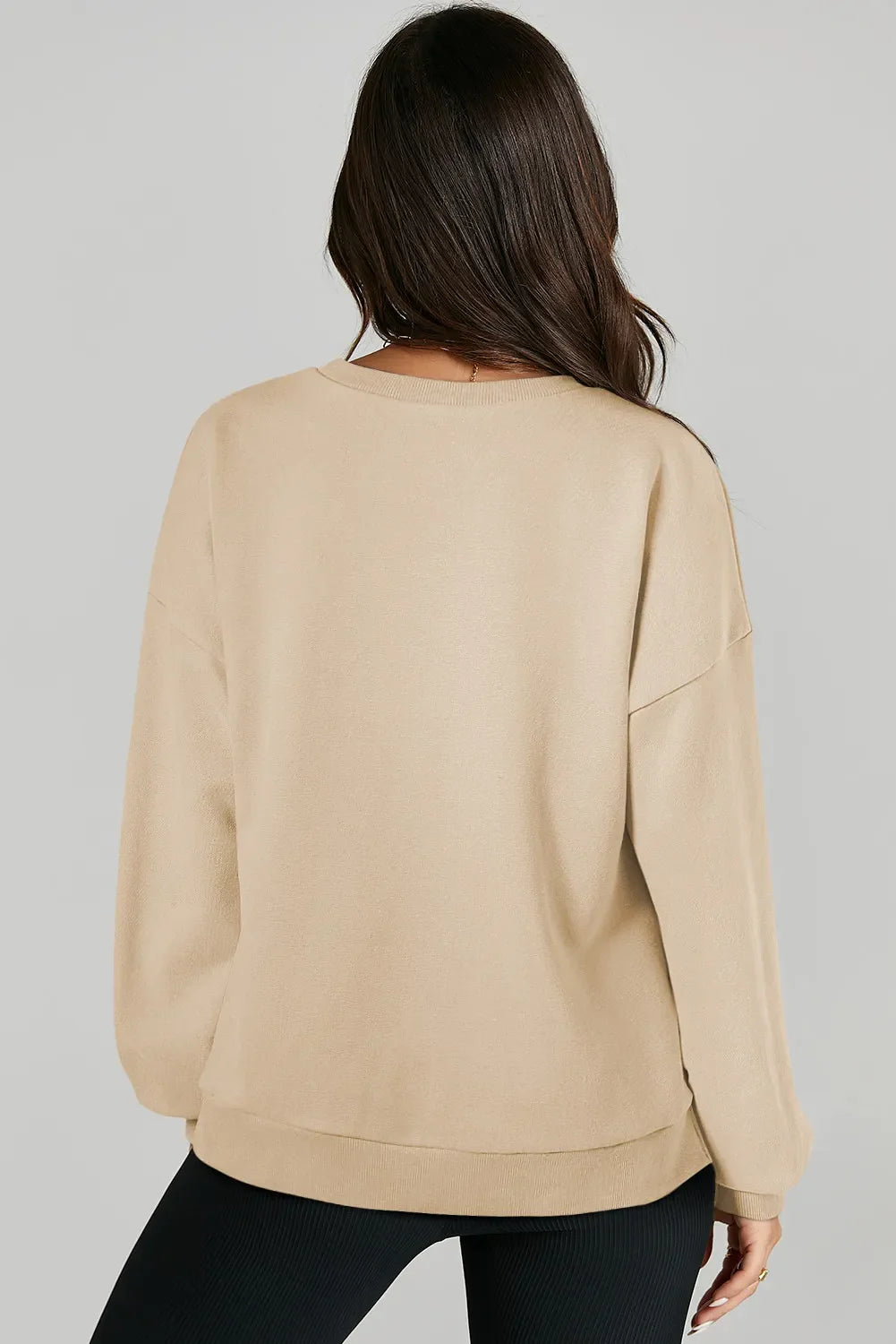 Claudia | Long-sleeved sweatshirt with a high, low crew neck