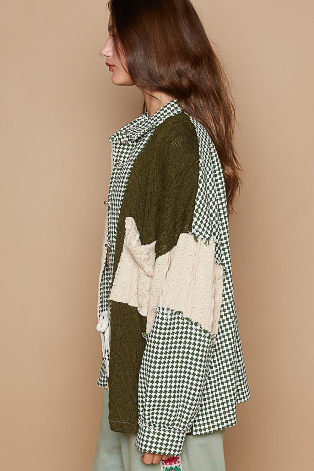Samantha | Houndstooth contrast cable knit pocket jacket