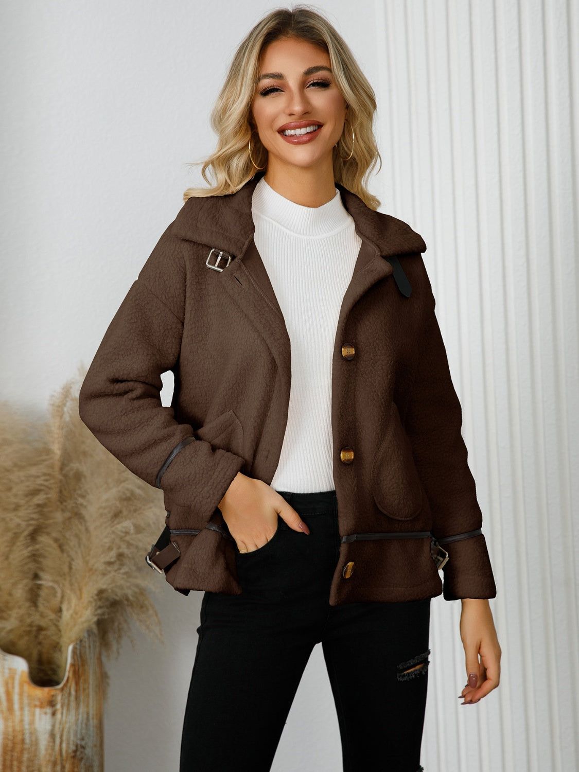 Edith | Jacket with pockets and button placket and collar