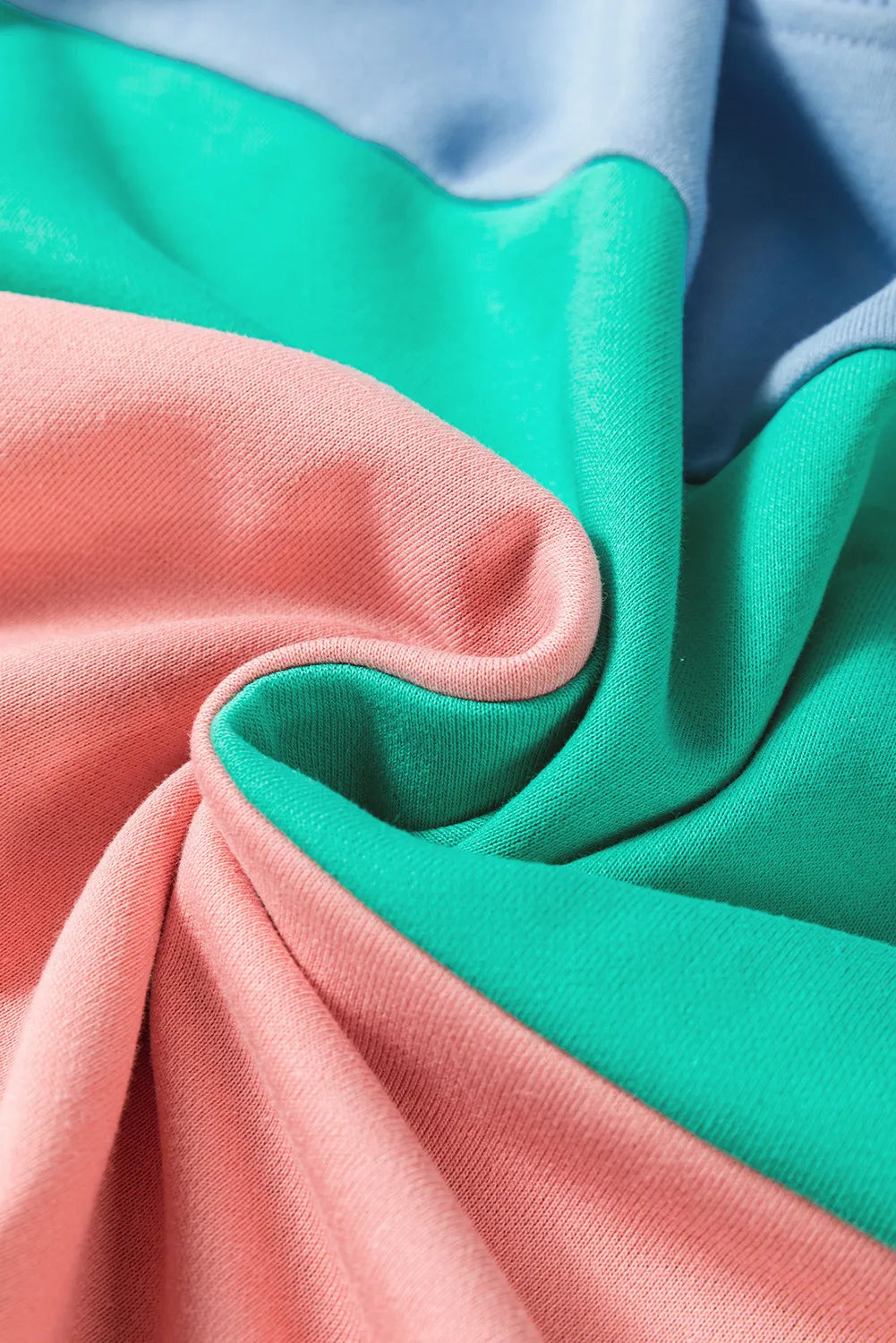 Greta | Color block sweatshirt with a crew neck and long sleeves