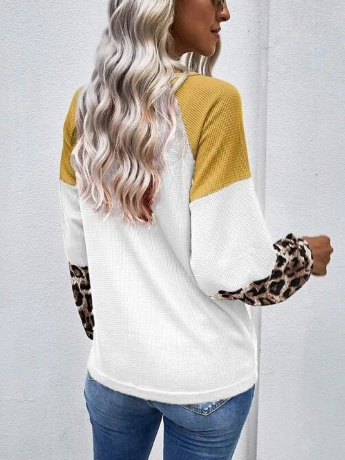 Fatima | Long sleeve t-shirt with twist color block and crew neck