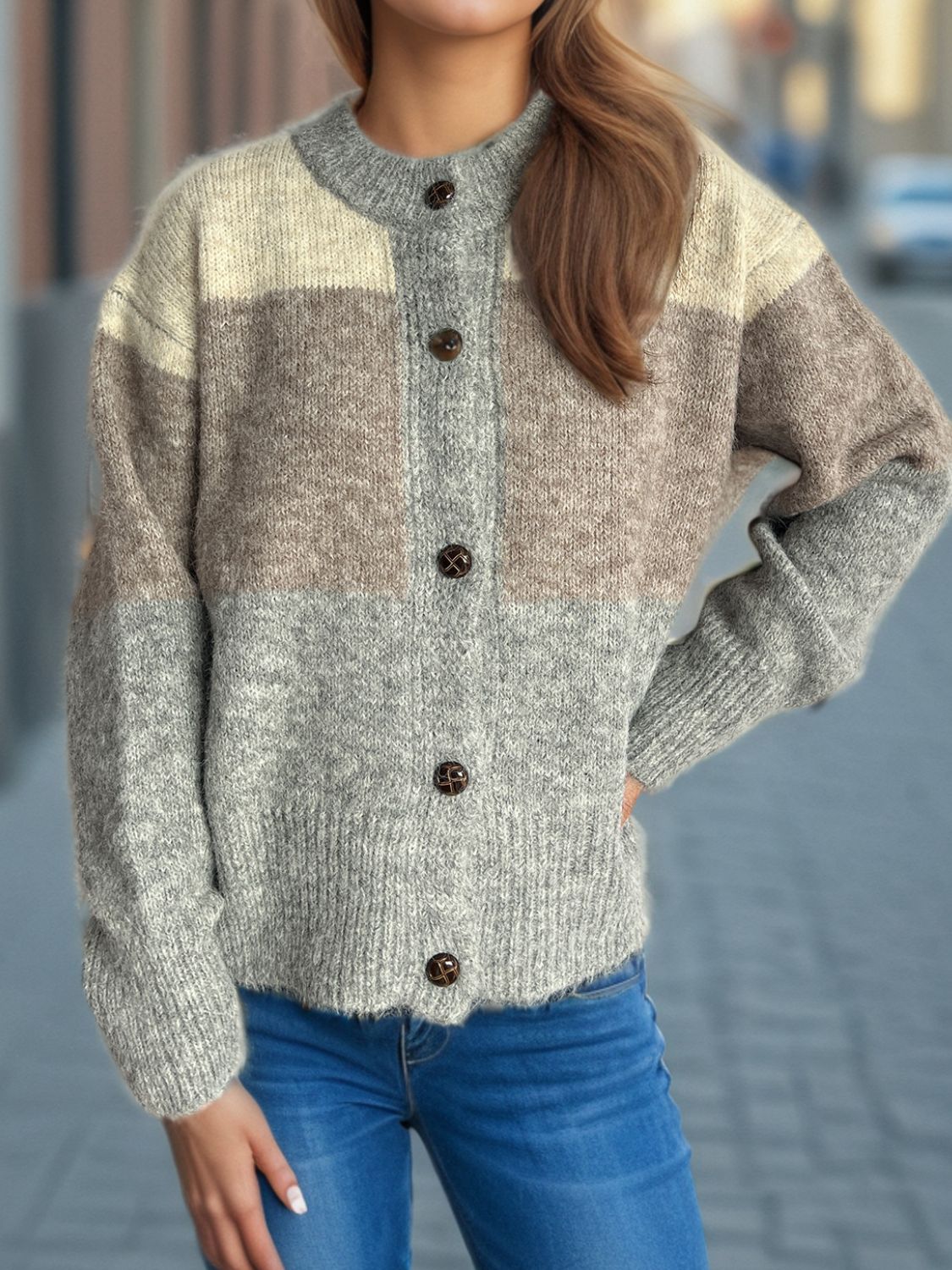 Jacqueline | Color block crew neck cardigan with buttons