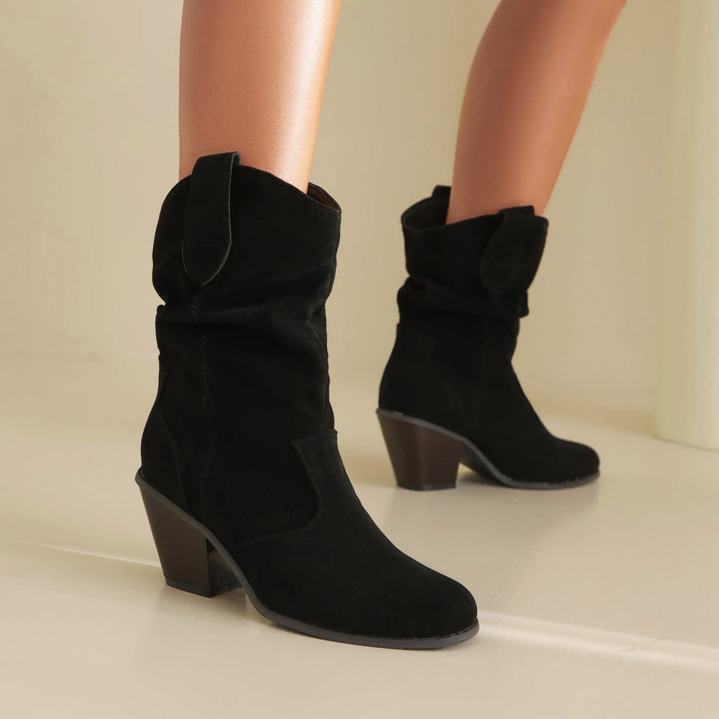 Patricia | Stylish and supportive orthopedic boots.