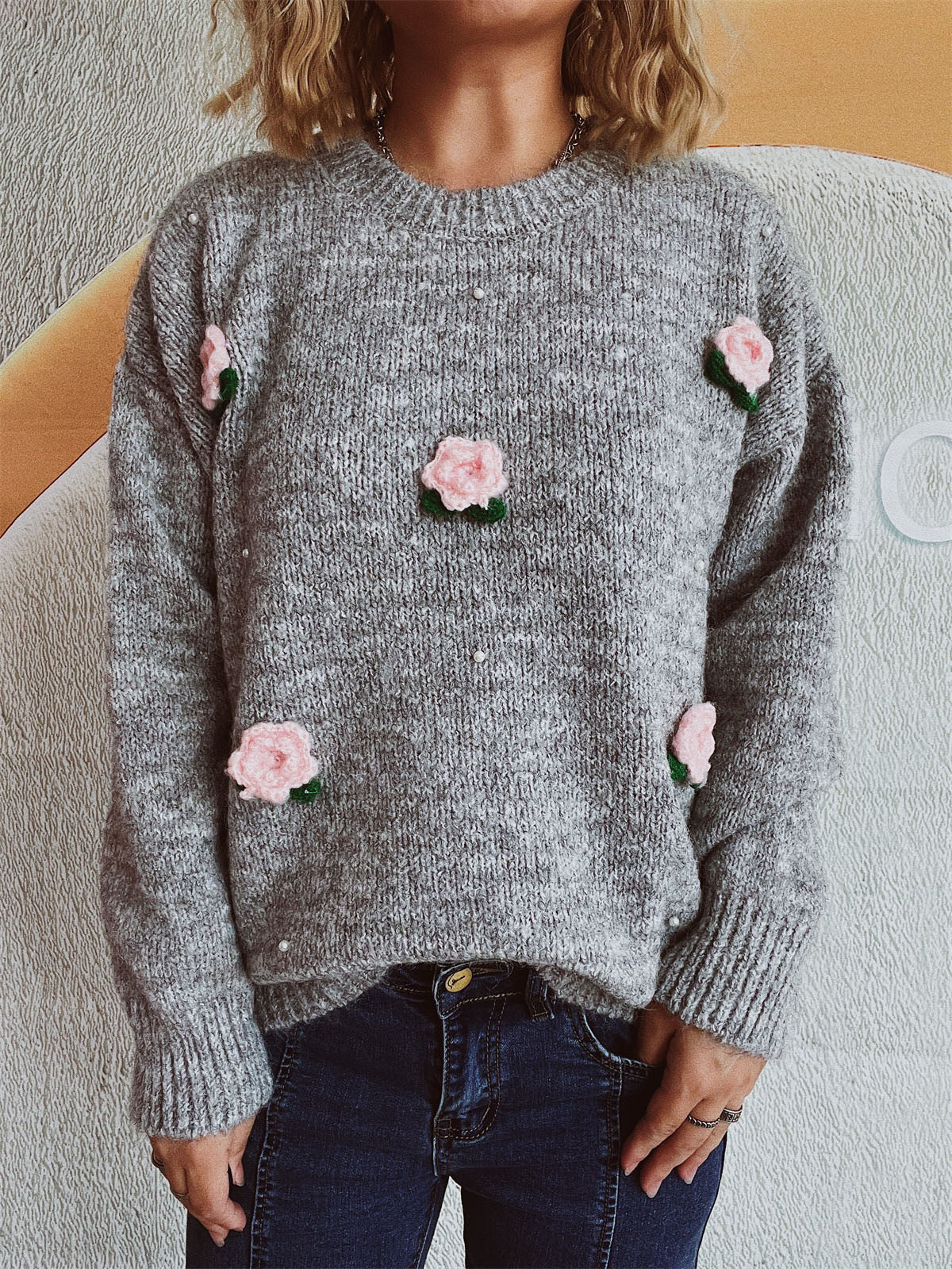 Stefanie | Long-sleeved sweater with a floral crew neck