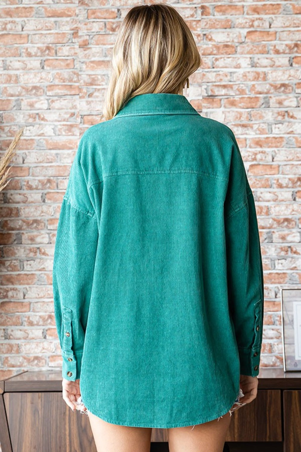Greta | First Love long-sleeved shirt made of washed corduroy with a button placket