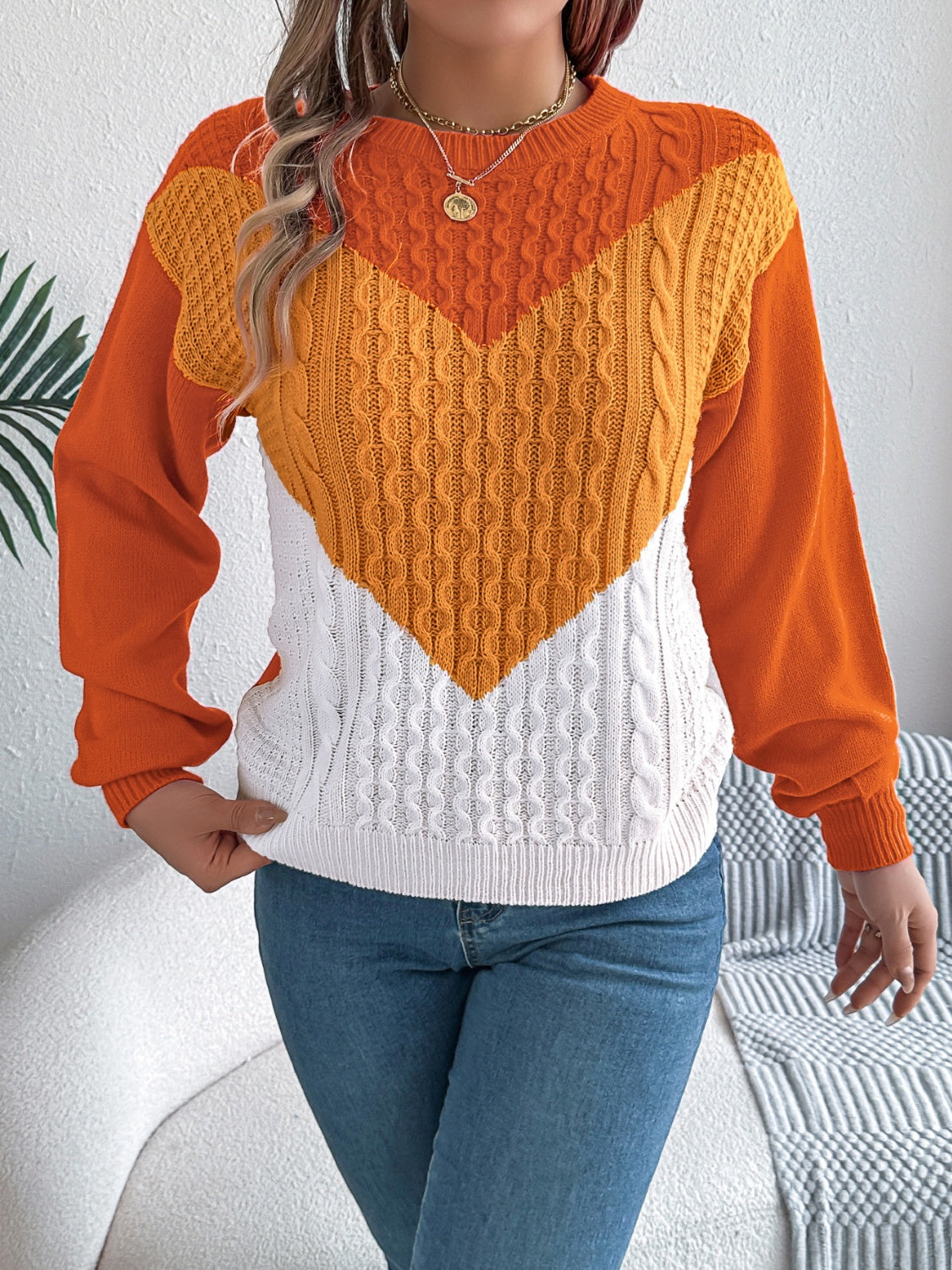 Dominique | Contrasting long-sleeved sweater with a crew neck