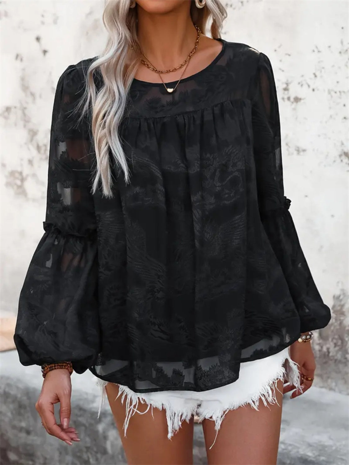Odette | Blouse with a round neckline and balloon sleeves