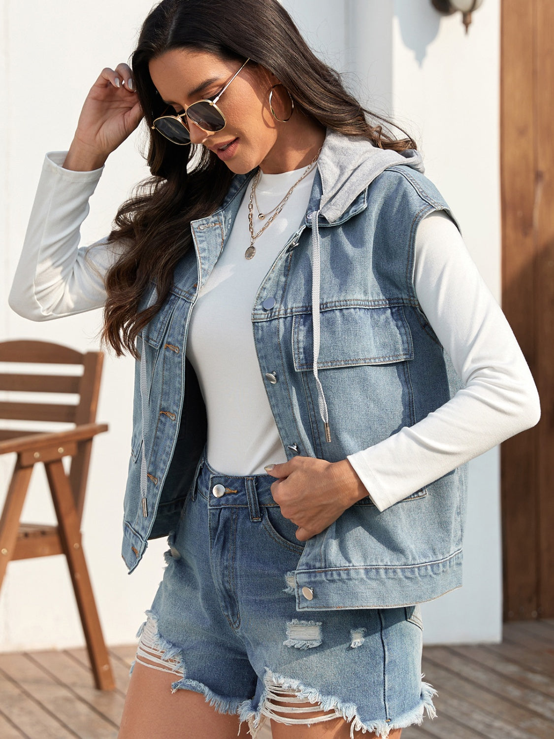 Ulla | Sleeveless denim jacket with drawstring and buttons