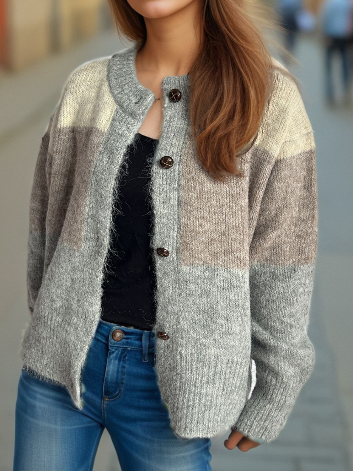 Jacqueline | Color block crew neck cardigan with buttons