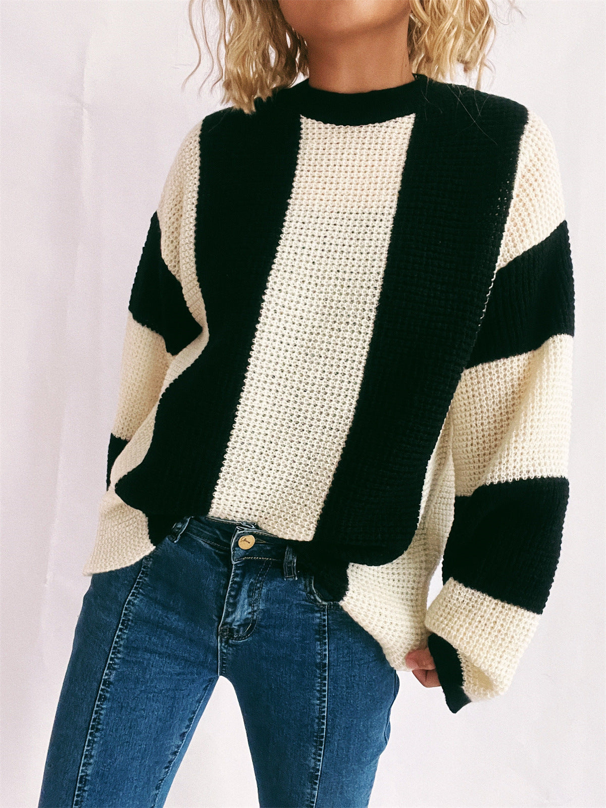 Ida | Color block sweater with a crew neck and long sleeves
