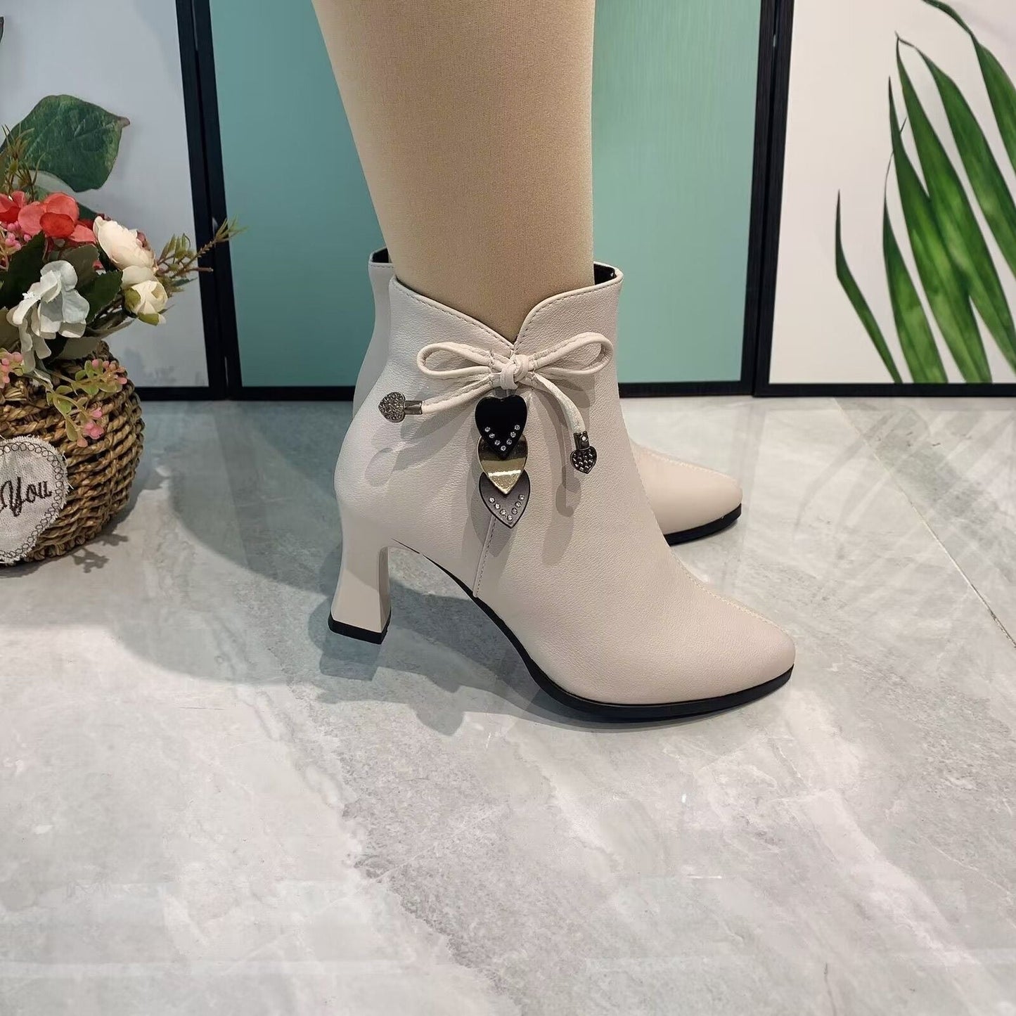 Esther | Suede ankle boots with bow