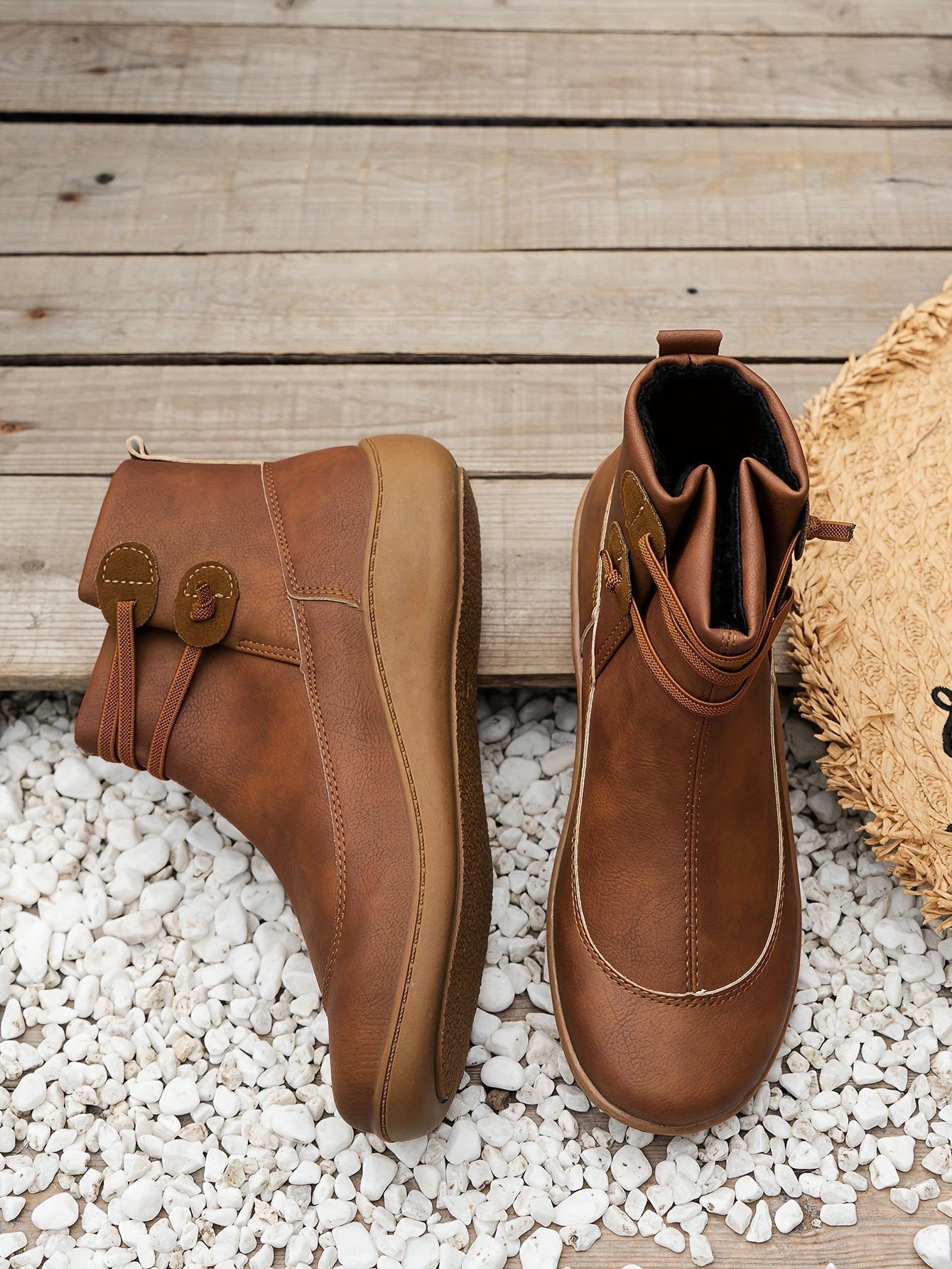 Flor | Lightweight, supportive orthopedic boots.