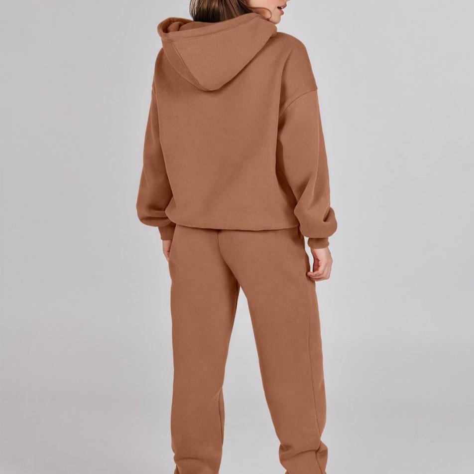 Barbara | Vibrant fall hoodie and sweatpants set for women