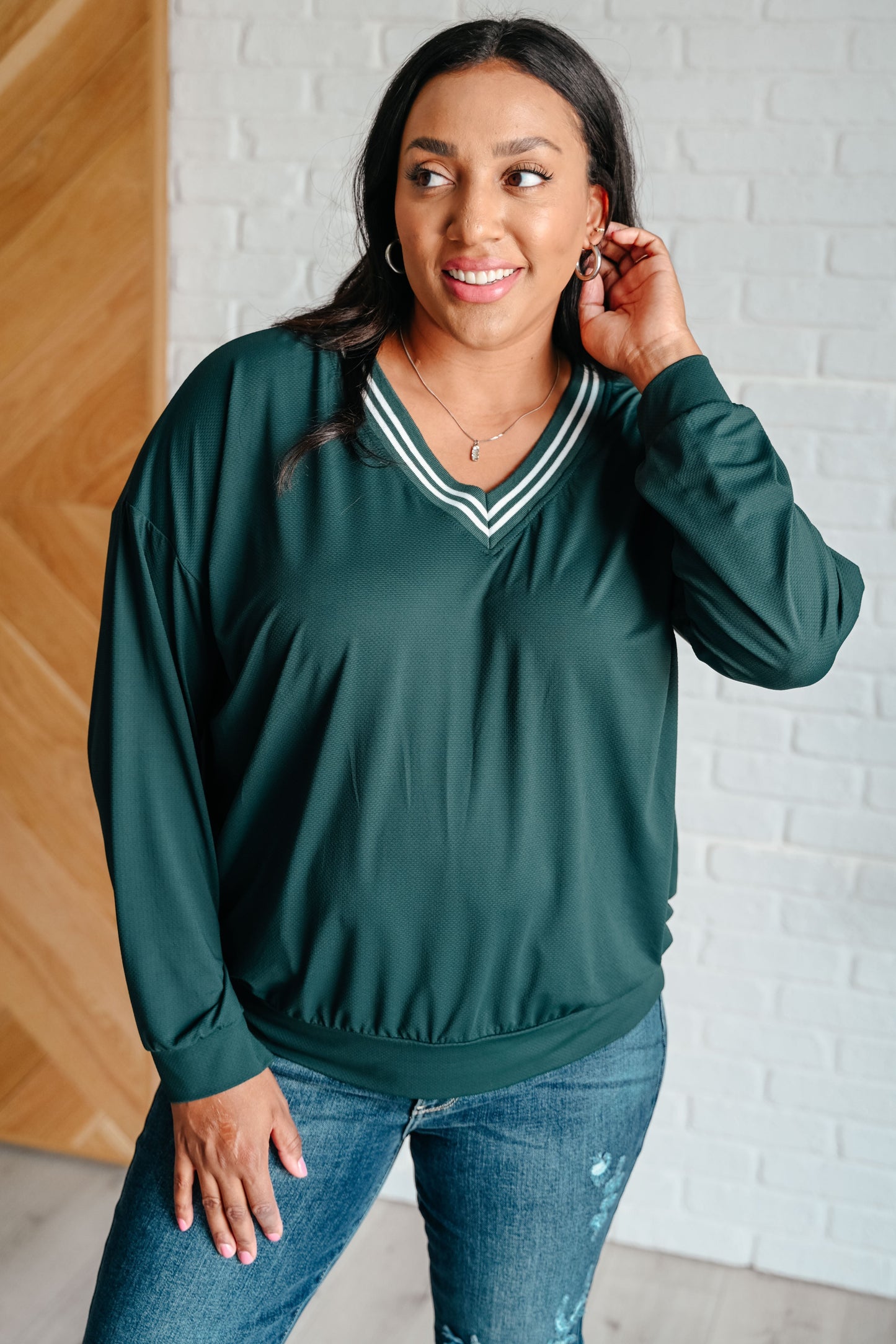 Daria | All Out Comfort V-neck sweater in midnight green