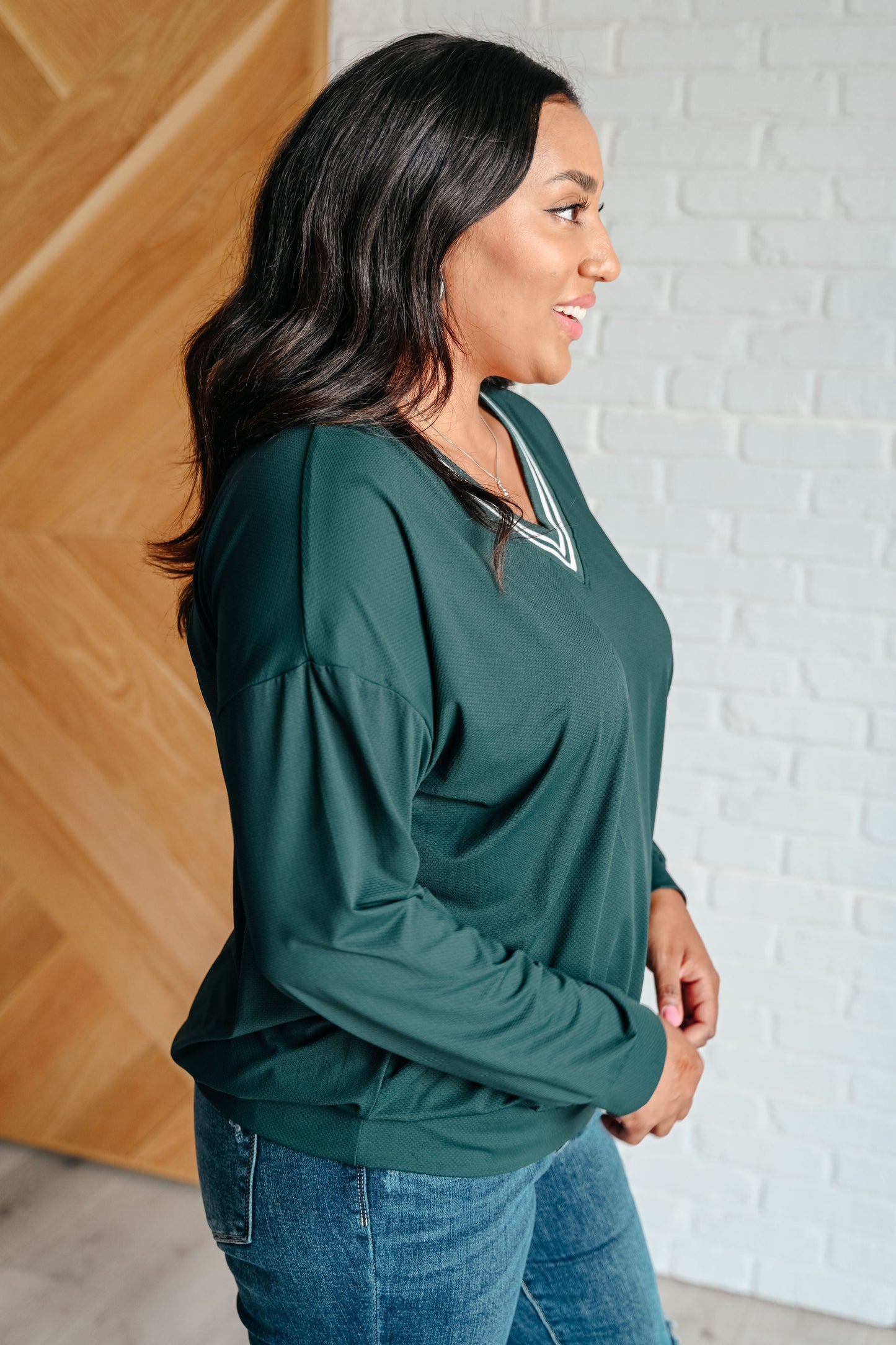 Daria | All Out Comfort V-neck sweater in midnight green