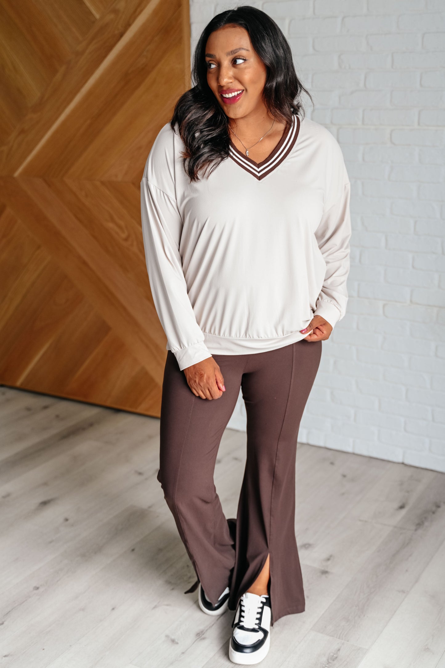 Leire | All Out Comfort V-neck sweater in mocha cream