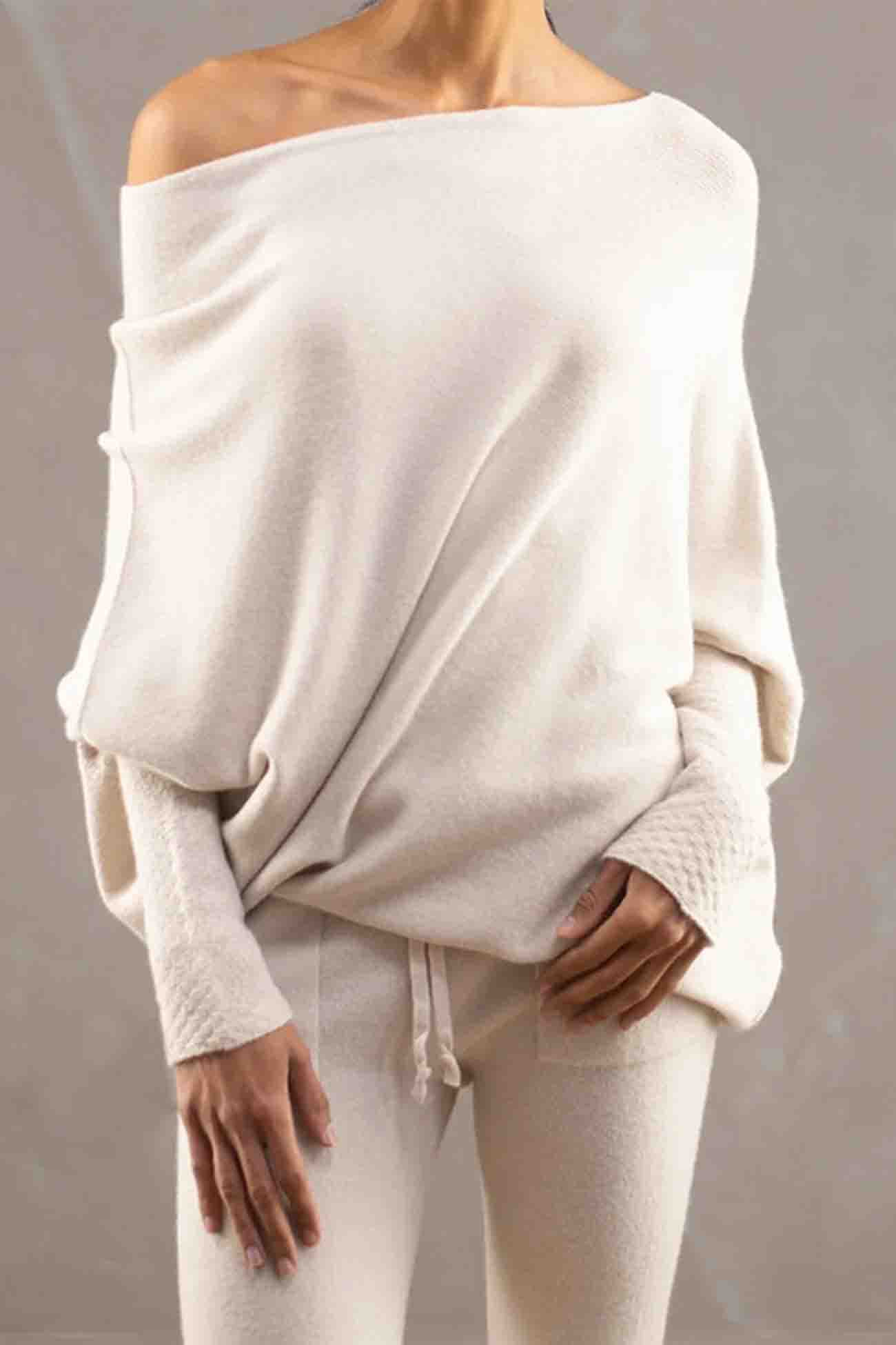 Paulina | Solid long-sleeved shirt with a crew neck
