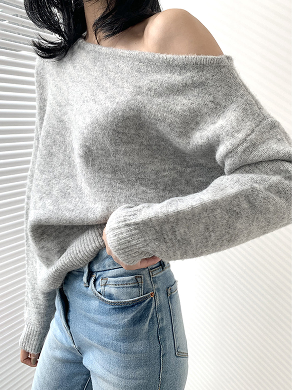 Tatjana | Asymmetrical one-shoulder sweater