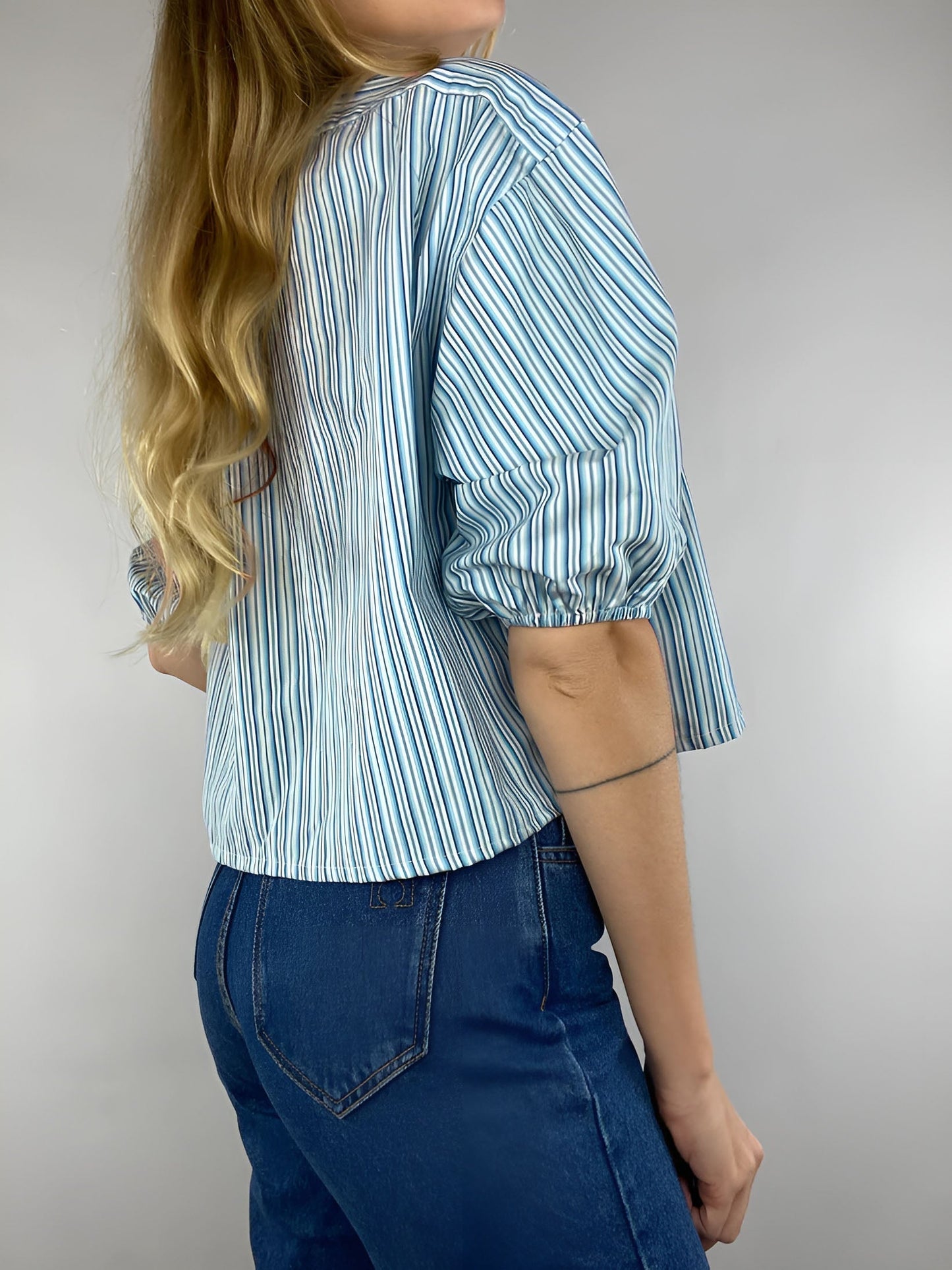 Andresa® | Elegant Blouse With A Tie Collar