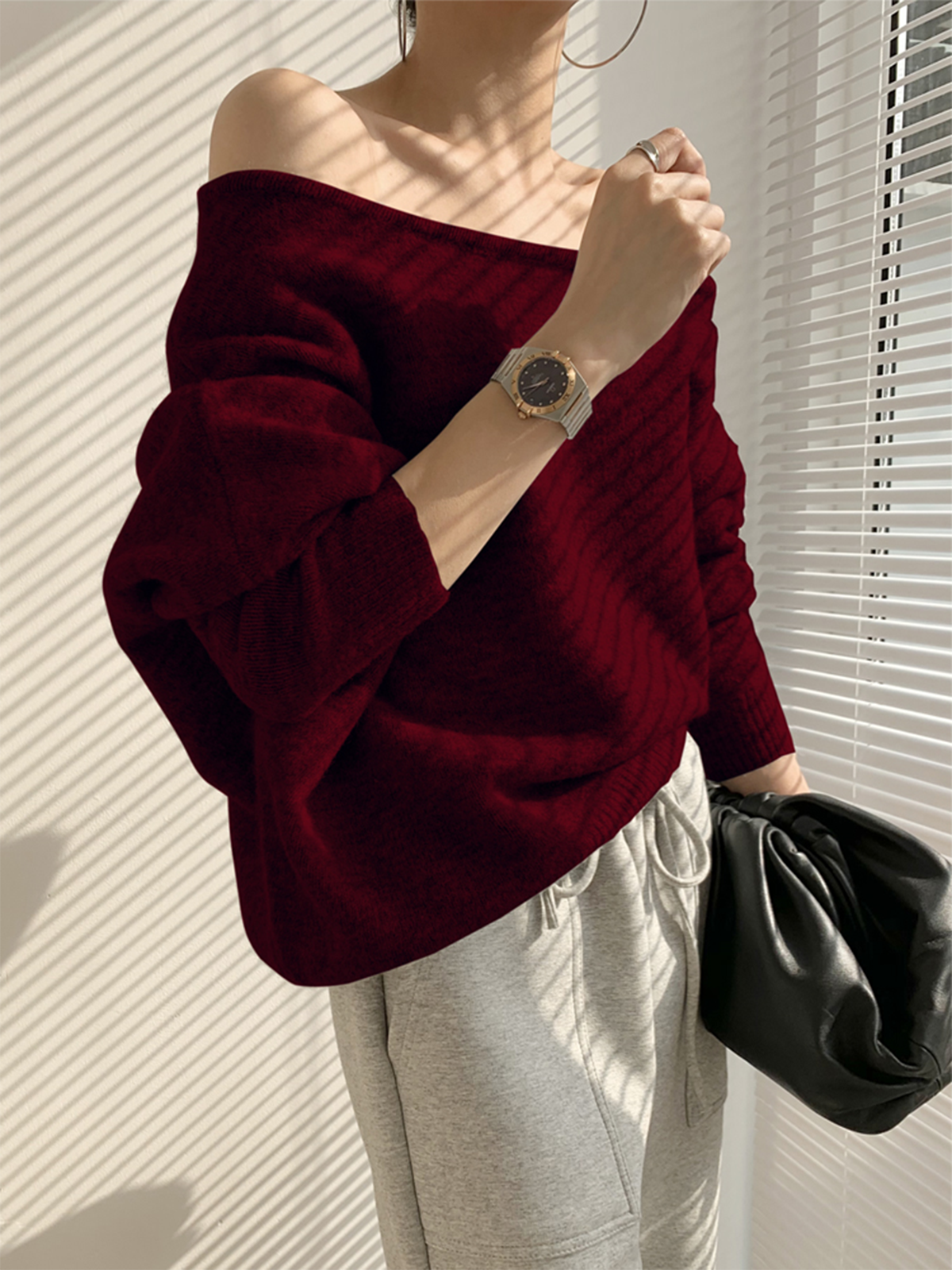 Tatjana | Asymmetrical one-shoulder sweater