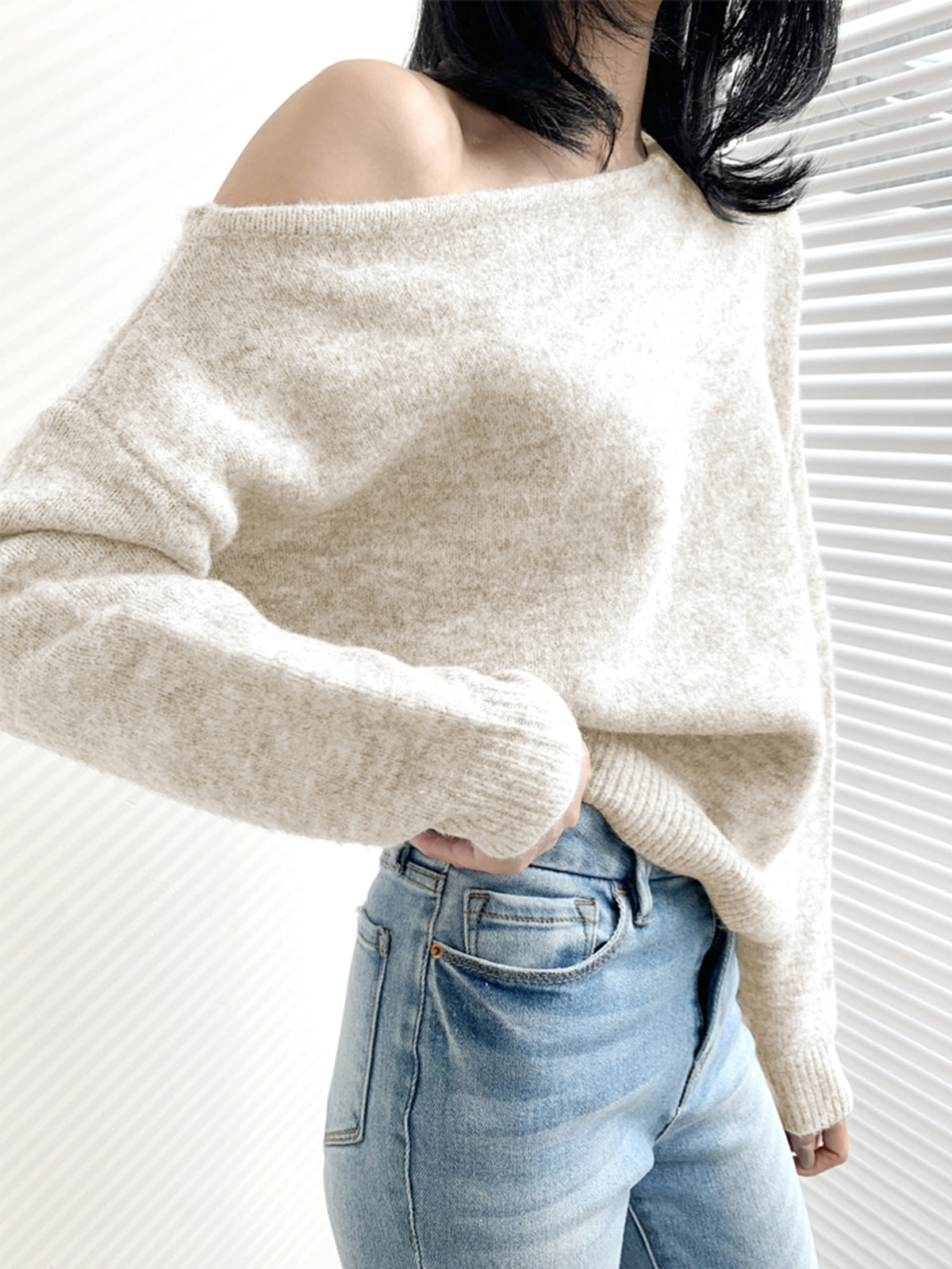 Tatjana | Asymmetrical one-shoulder sweater