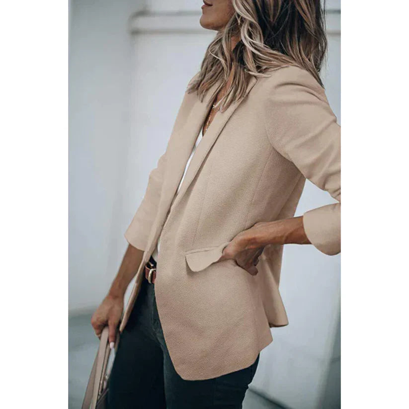 Reina | Modern and fashionable winter clothing item