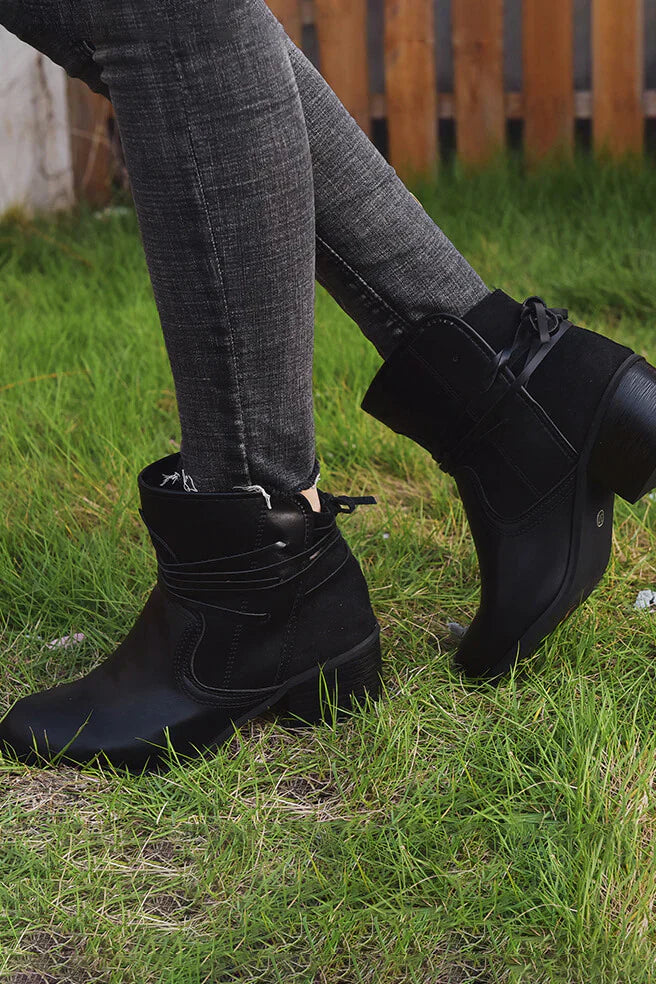 Hortensia | Supportive and fashionable orthopedic footwear