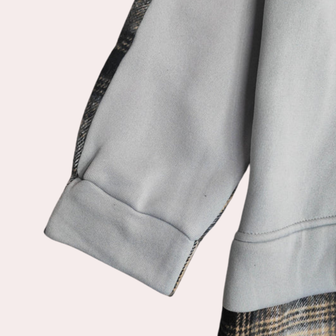 Victoria | Fashionable and comfortable winter sweater.