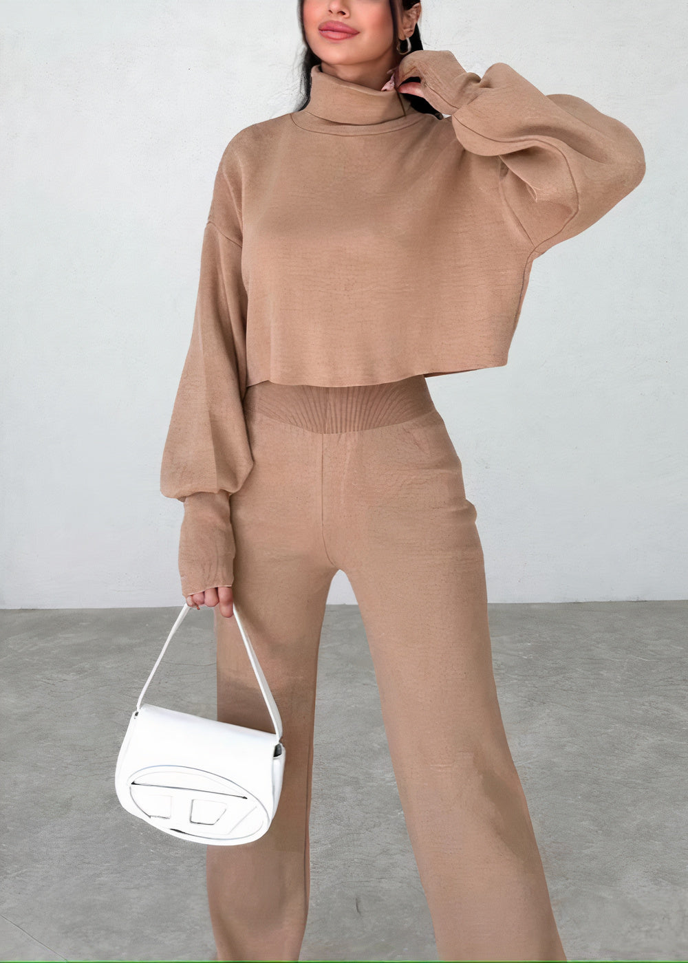 Greta® | Comfortable suit set with a high collar