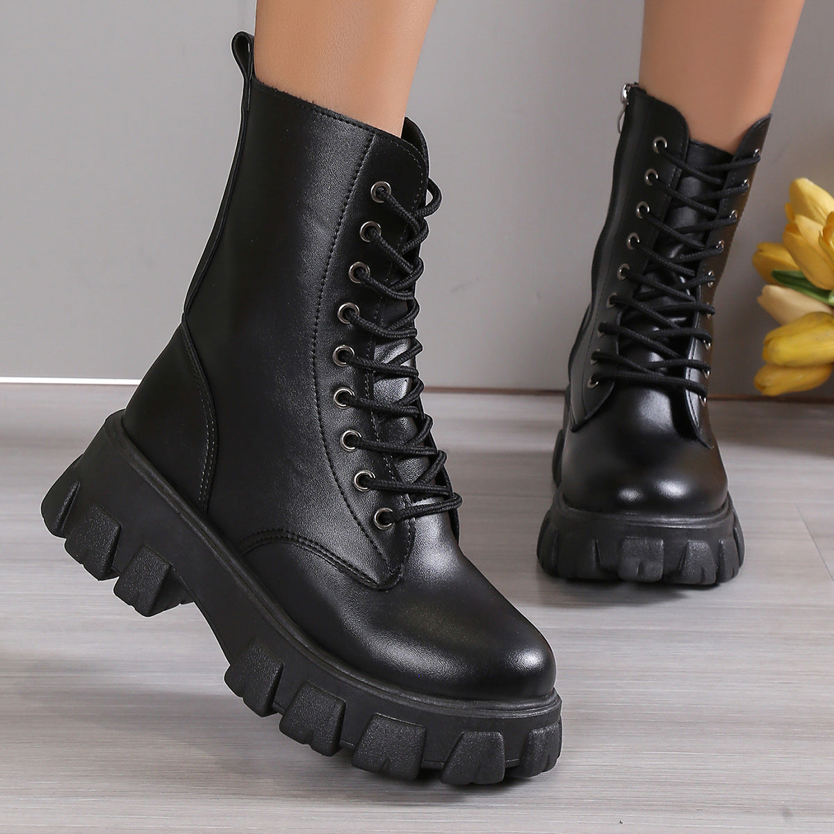 Zenaida | Sleek and supportive orthopedic boots