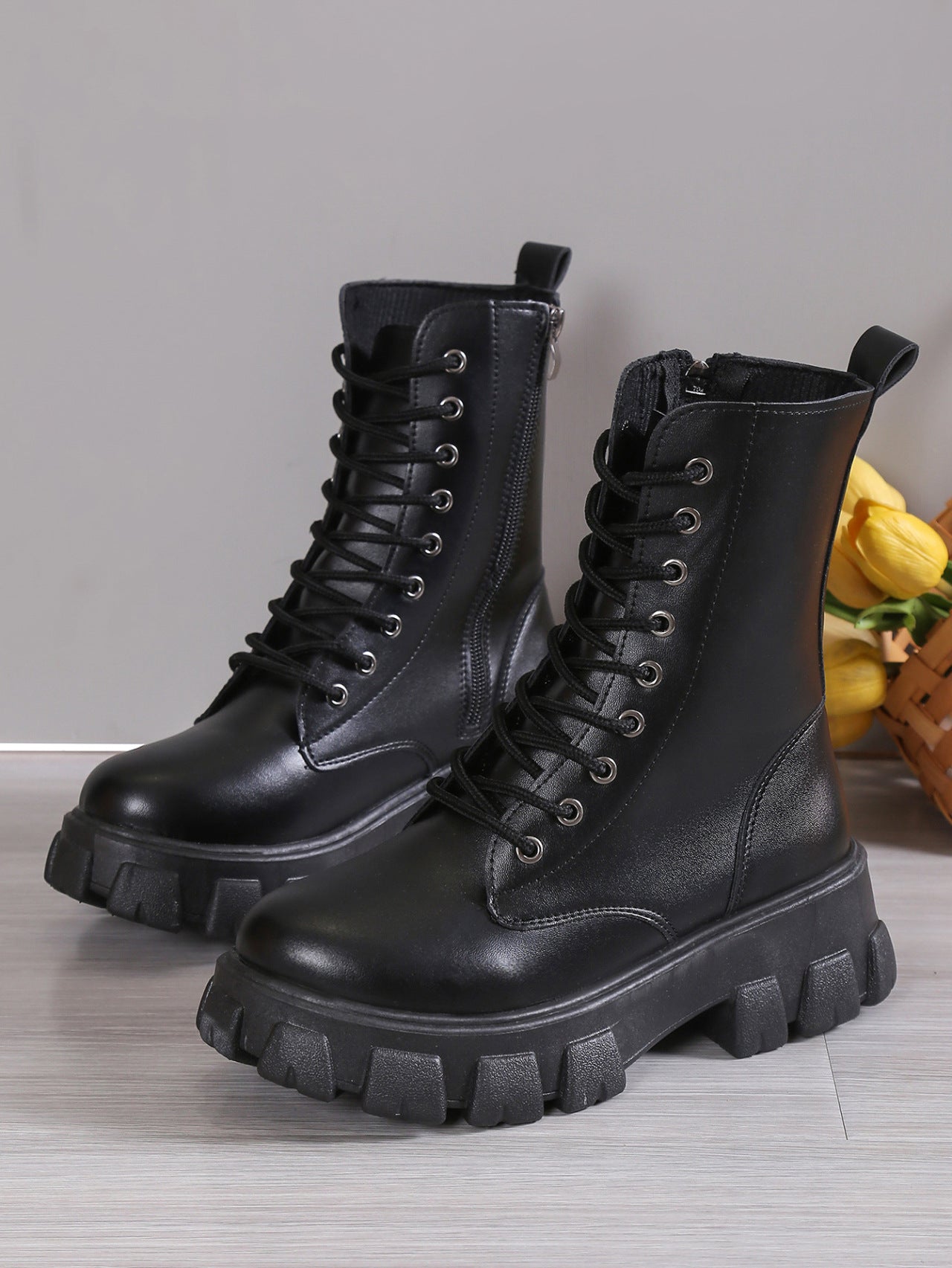 Zenaida | Sleek and supportive orthopedic boots