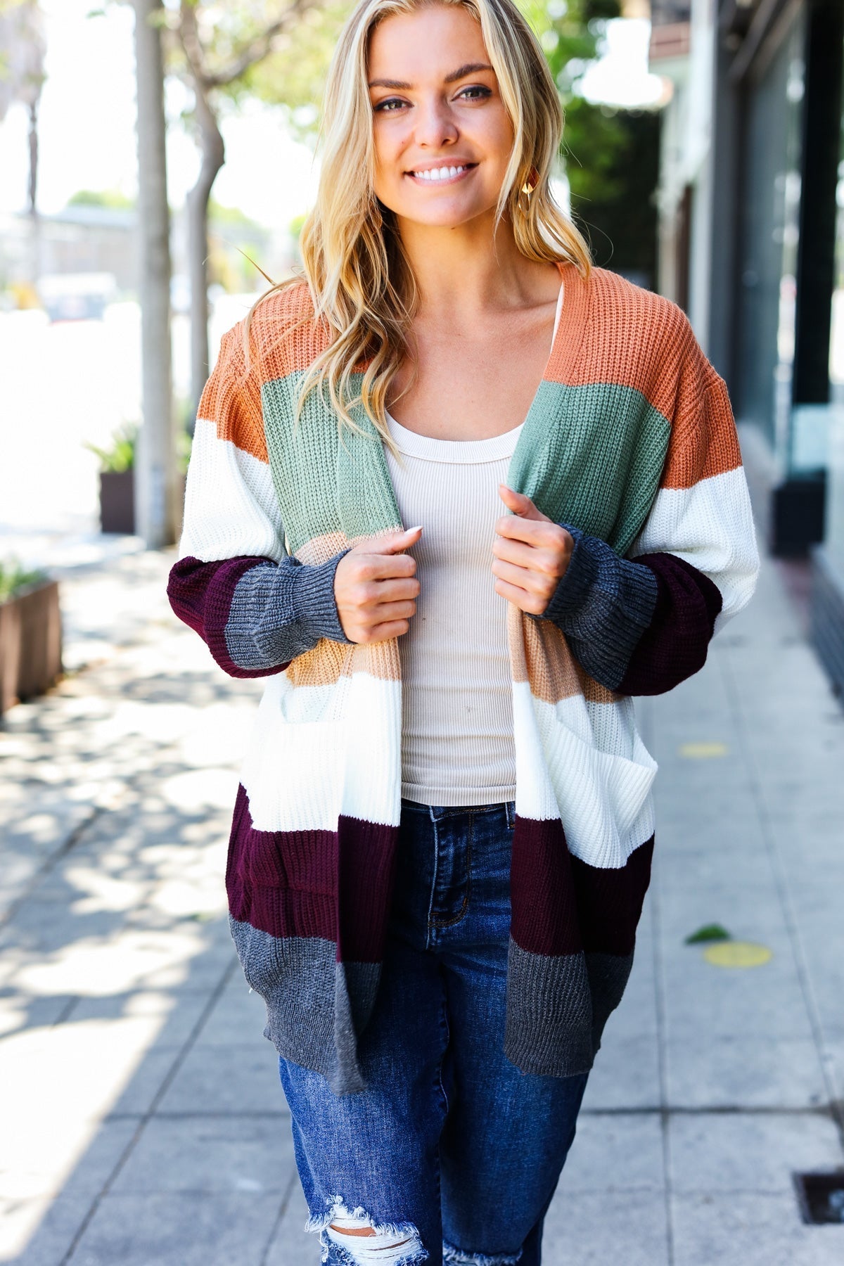Elfriede | Put together an open cardigan in a plum and olive color block design